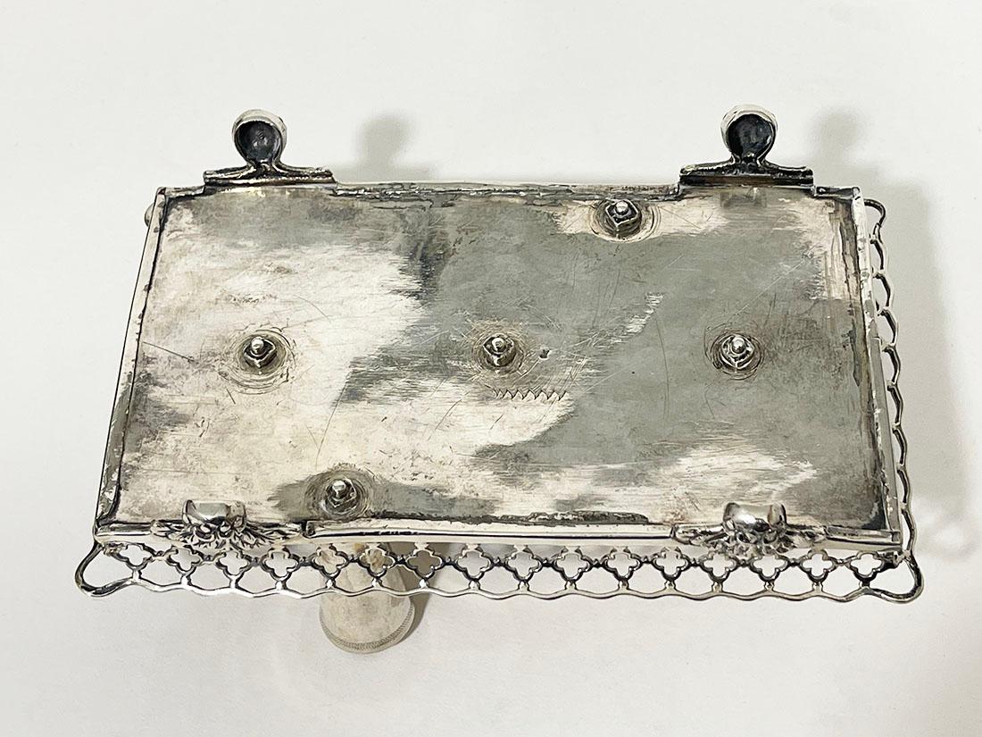 Un calamaio portoghese in argento degli inizi del XIX secolo in vendita 3