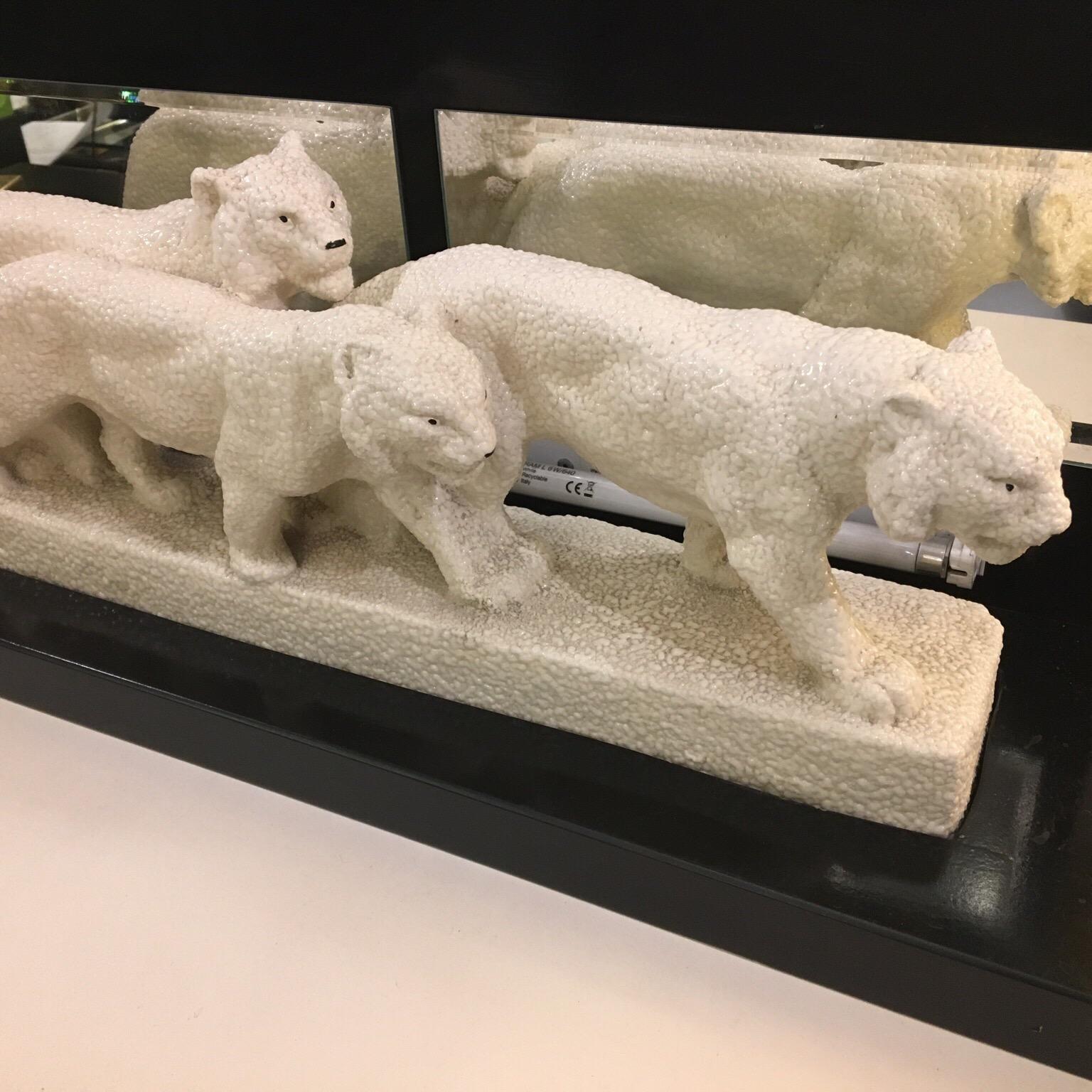 Italian Decò Table Lamp Sculpture with Resin Lionesses, 1930s 1