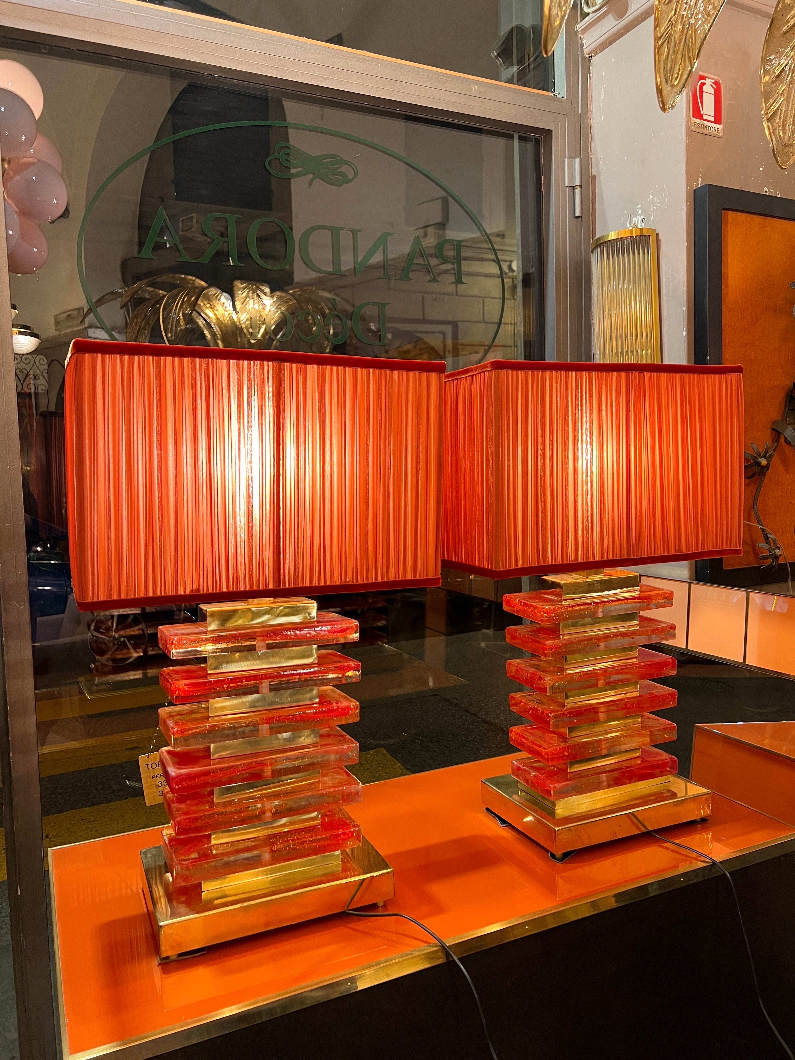 Coppia di lampade in vetro di Murano arancio con nostri paralumi, 1970 For Sale
