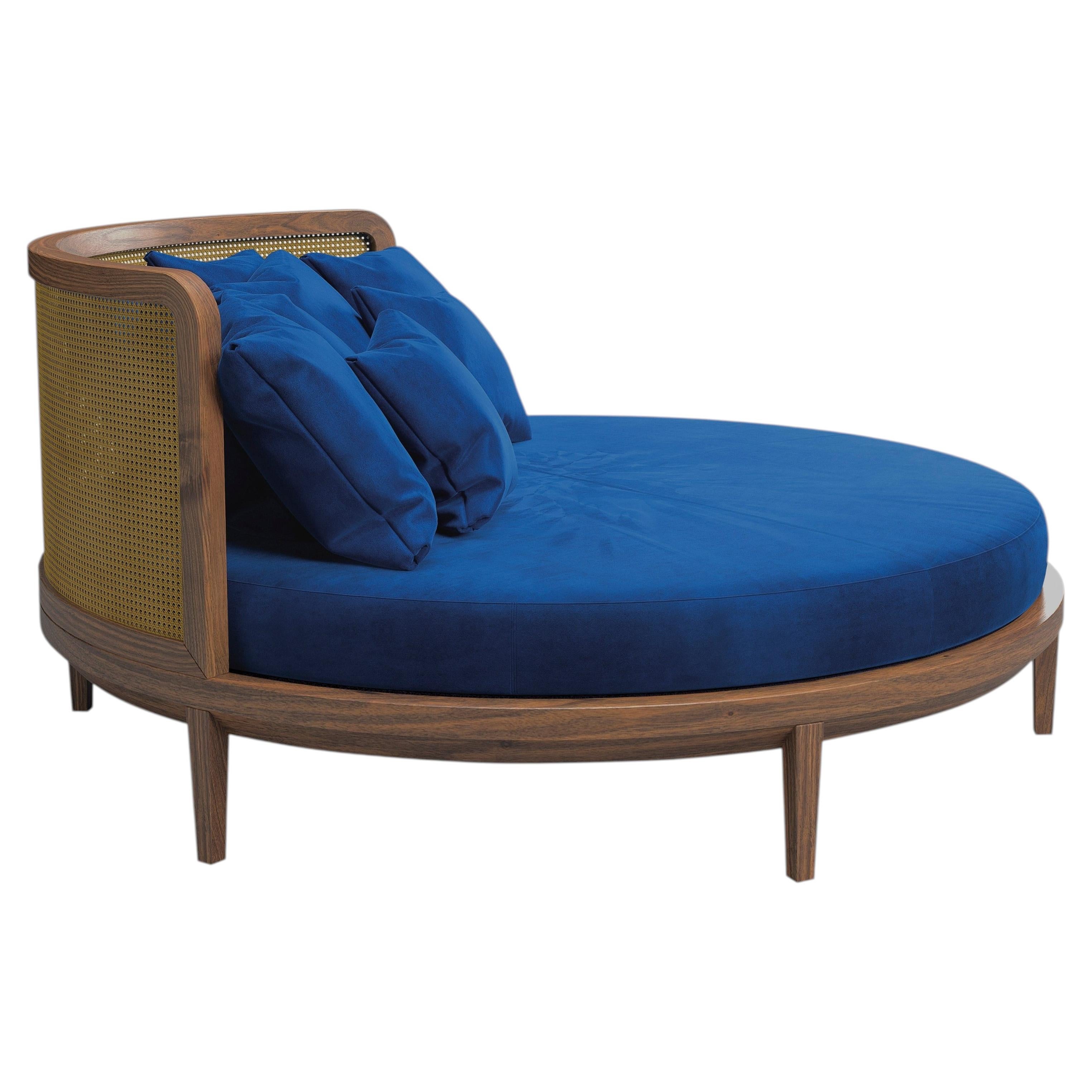 Contemporary "Giotto" Unique Round Bed, Handmade in Italy, Mattress Included
