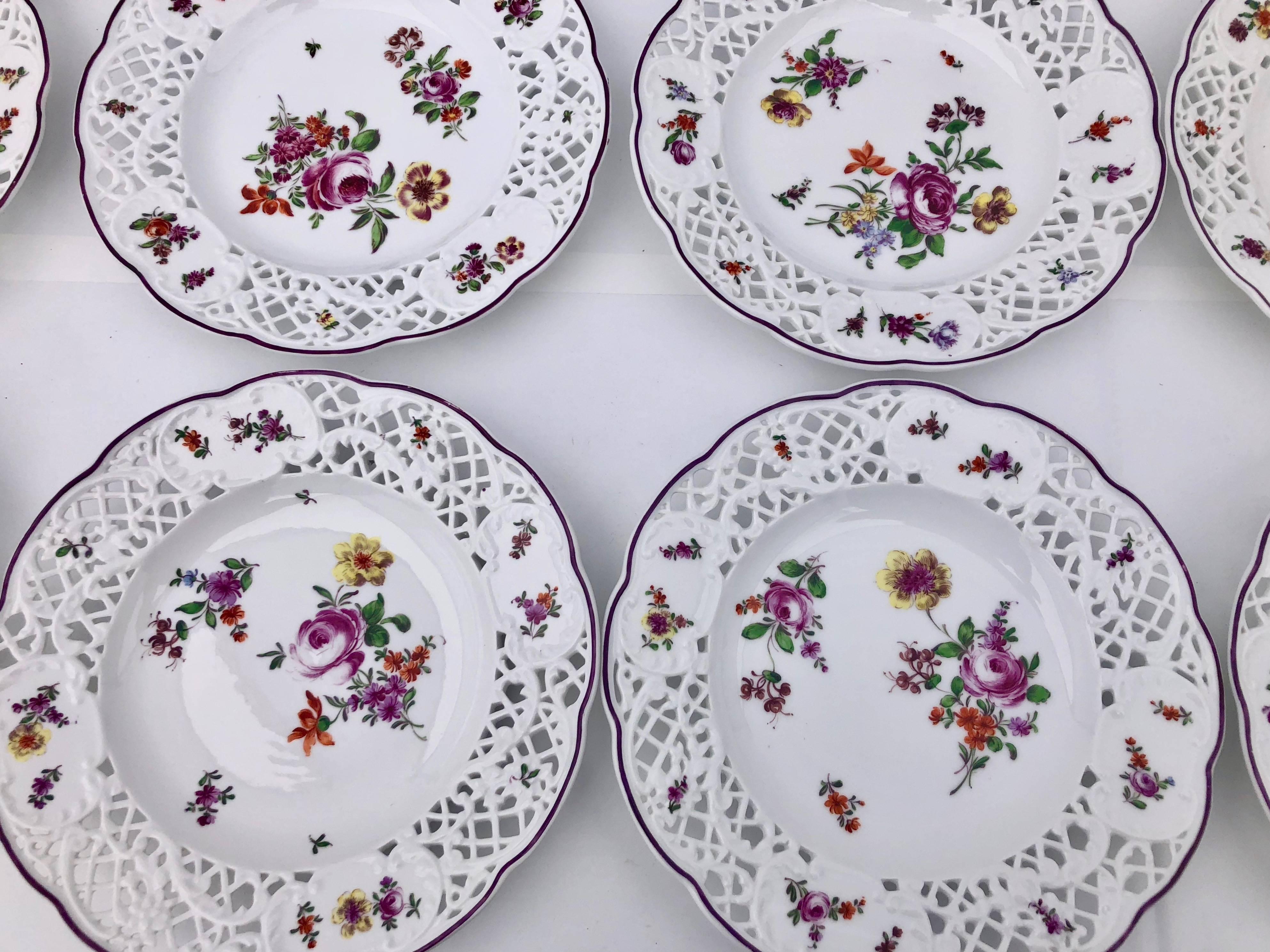 24 Meissen Plates with Reticulated Borders and Floral Decoration, Early 1900s For Sale 1