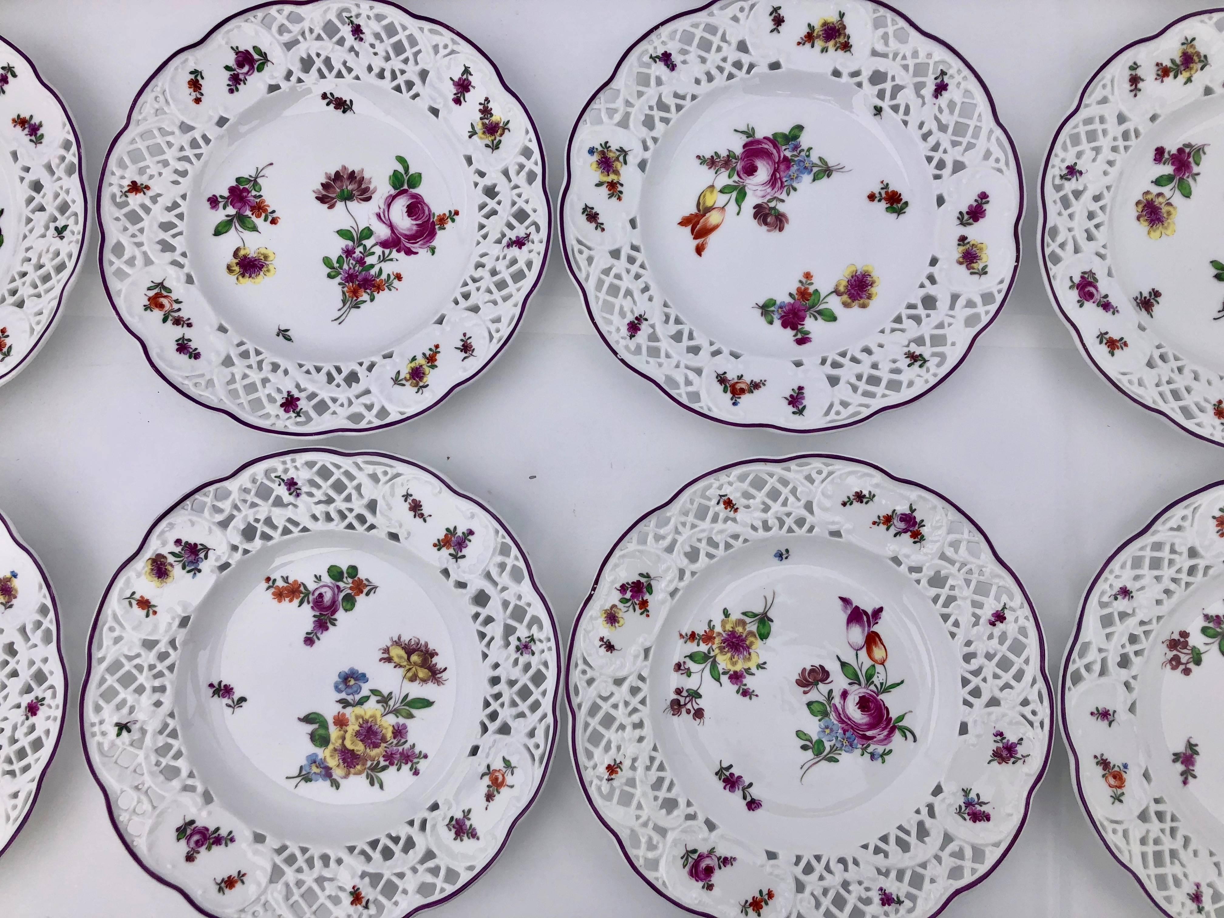 24 Meissen Plates with Reticulated Borders and Floral Decoration, Early 1900s For Sale 2