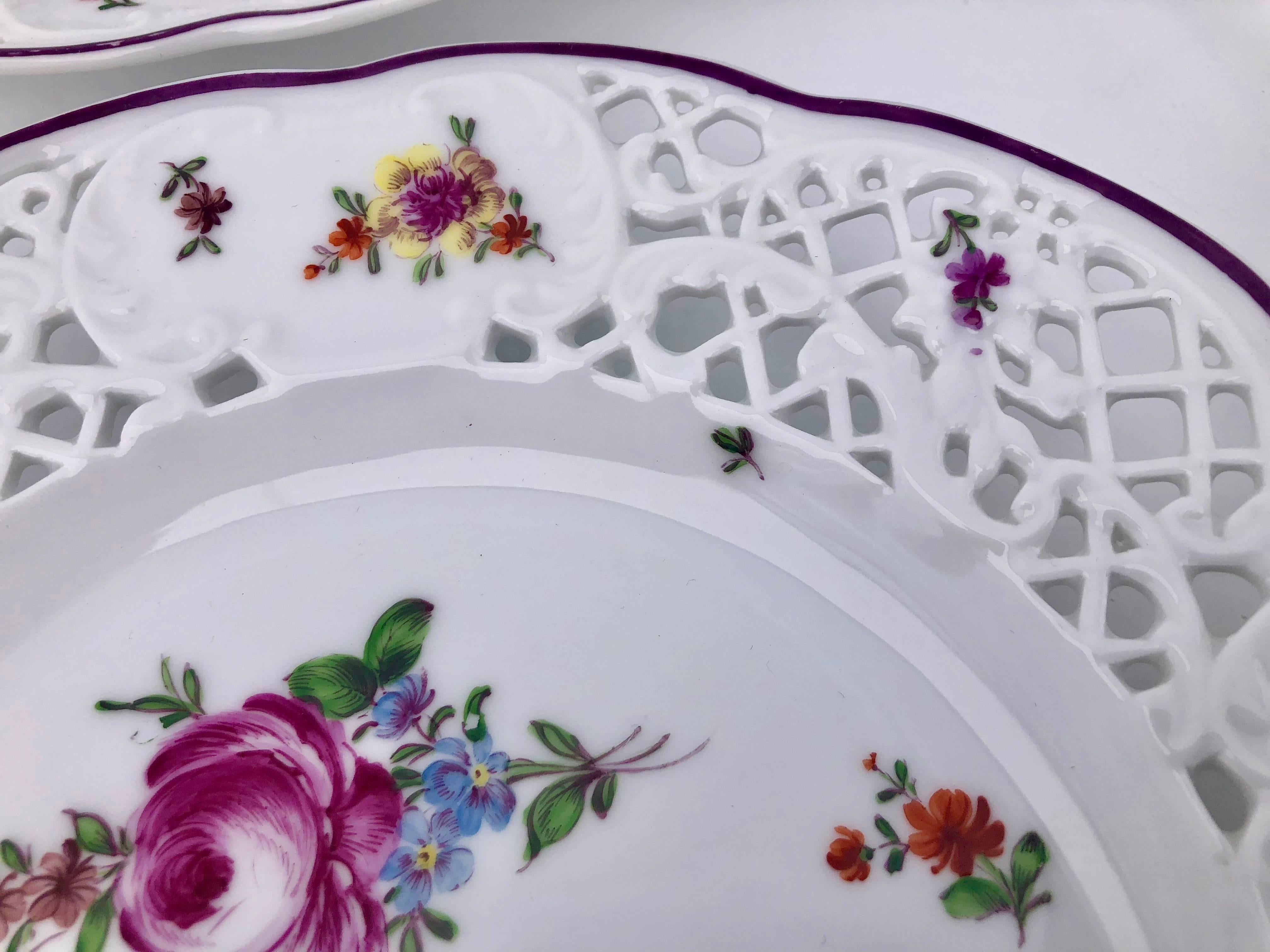 24 Meissen Plates with Reticulated Borders and Floral Decoration, Early 1900s im Angebot 3