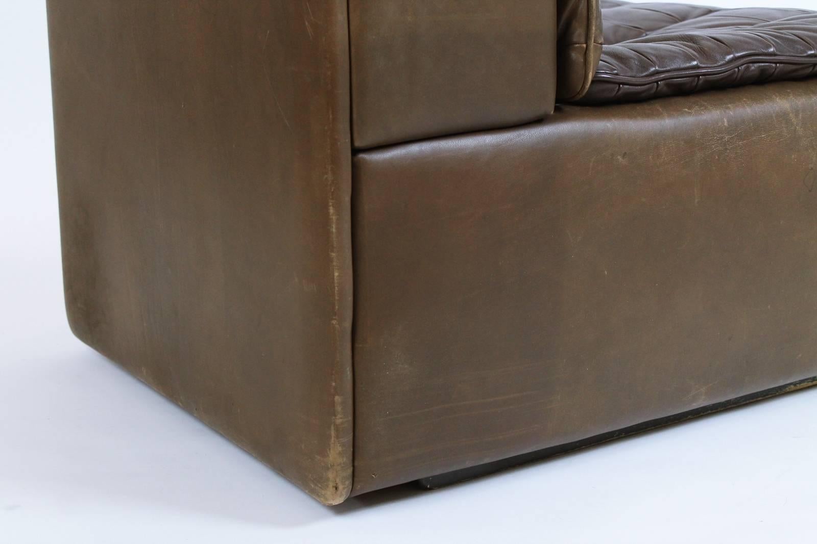 De Sede Model DS-11 Tufted Dark brown Leather Modular Sofa, Switzerland, 1970 4