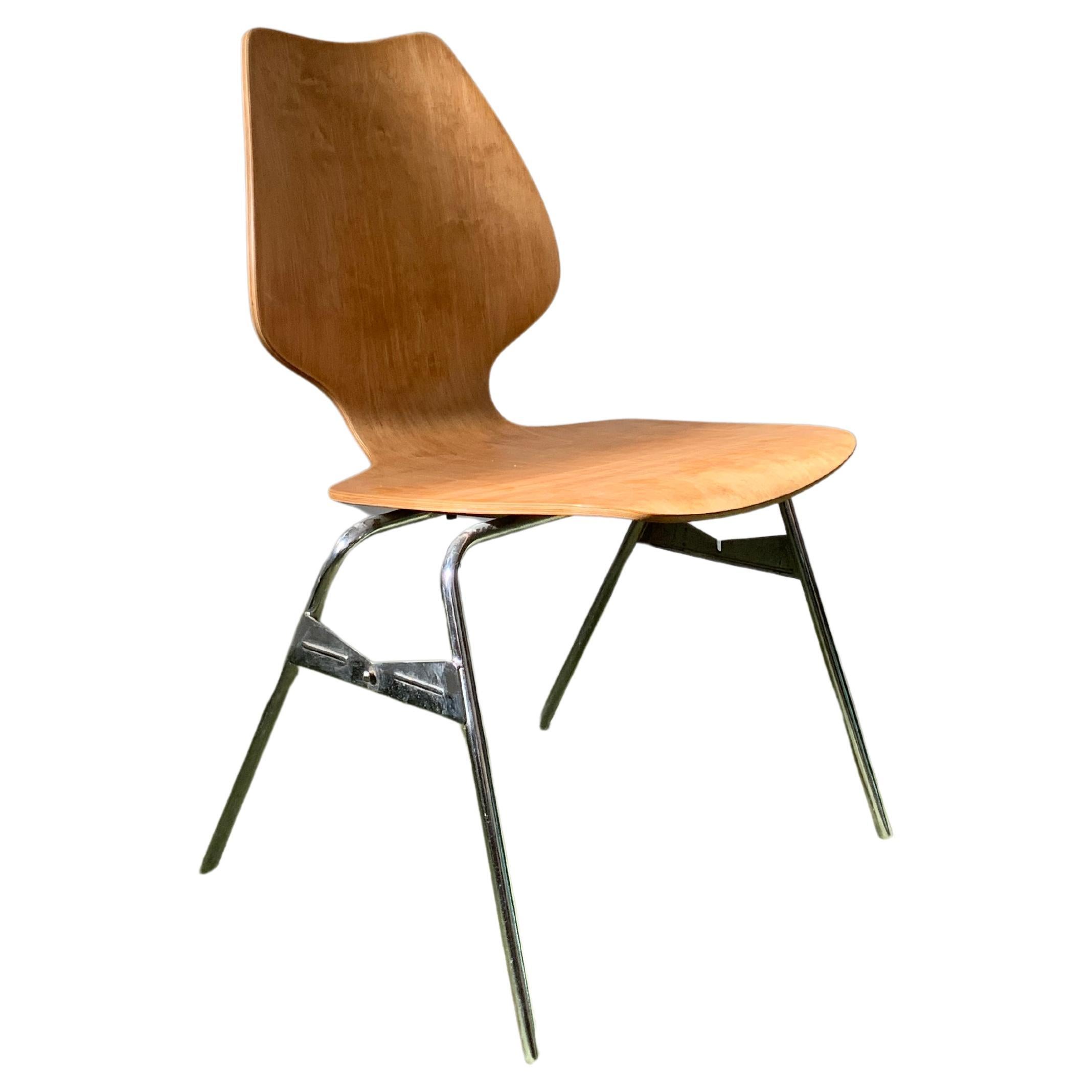 Vintage Swiss Industrial  Design Plywood Stacking Chair by Horgen Glarus 1960's For Sale
