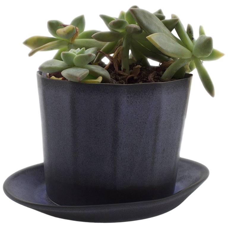 Native Planter Matte Grey Planter Modern Contemporary Glazed Porcelain For Sale 4