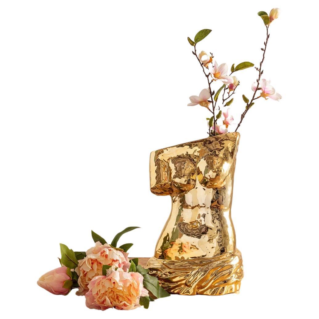 Milo vase in Gold For Sale