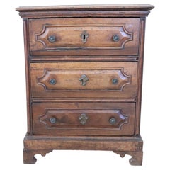 Late 17th Century Italian Antique Nightstand in Walnut with 3 Drawers