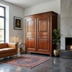 Armoire italienne ancienne du XIXe siècle en bois massif de peuplier
