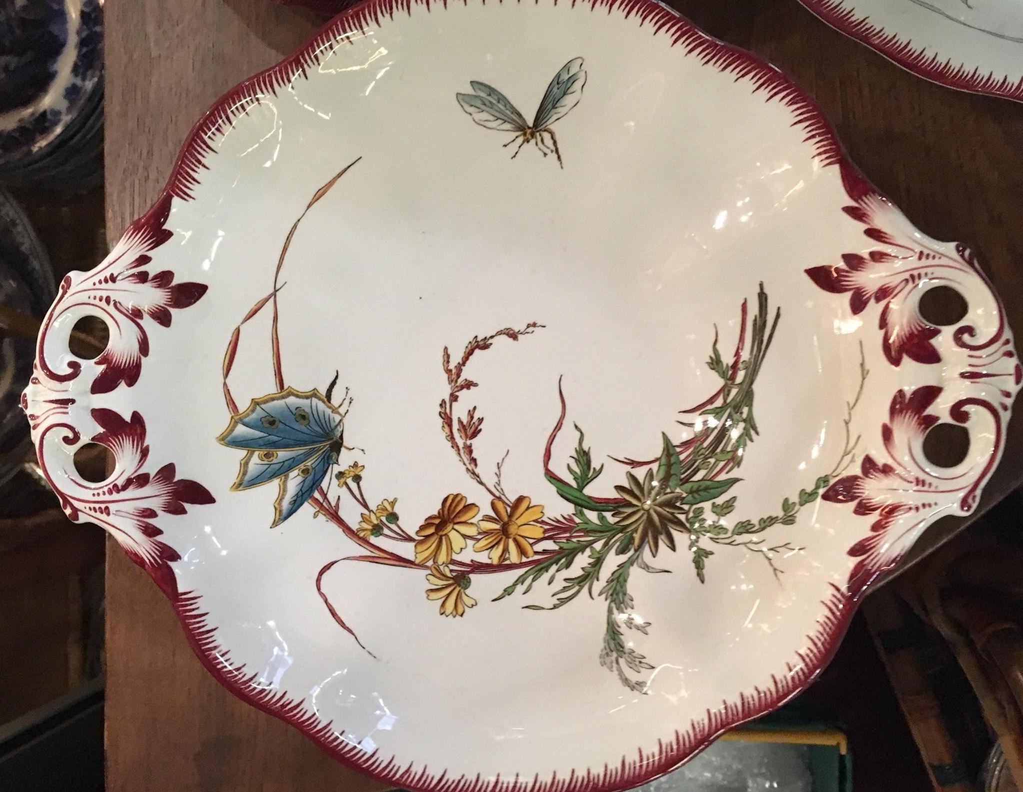 French Sarreguemines Butterfly Faience Dinner Table Service France, 19th Century 3