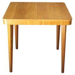 Mesa de comedor extensible cuadrada de roble restaurada, de Jitona, Checoslovaquia, 1968