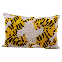 Handgewebte Seiden-Samt-Ikat-Kissen - Tigers