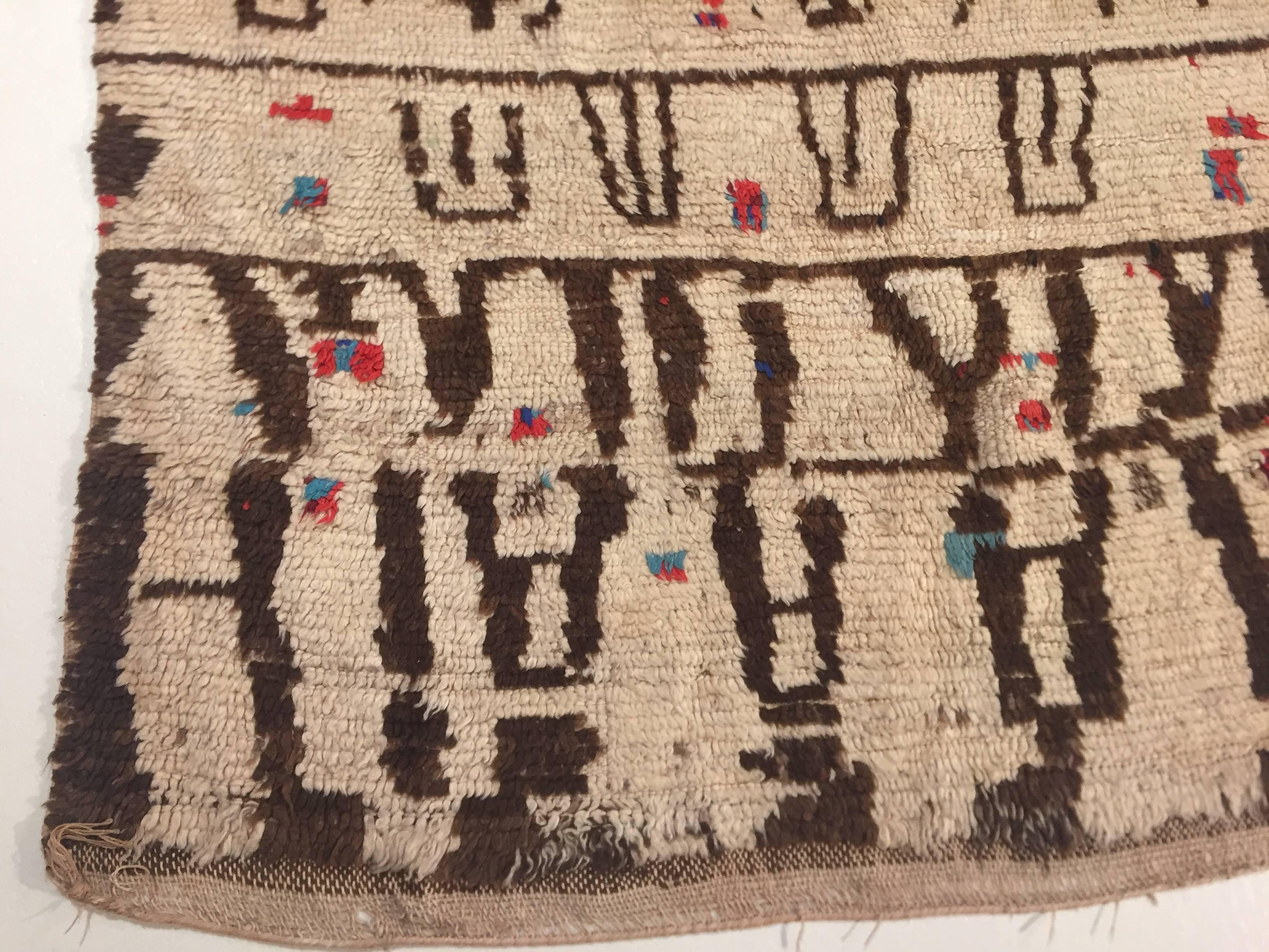 20th Century Beige Brown Natural Wool Berber Beni Ourain from Morocco Rug, 1920s For Sale 8