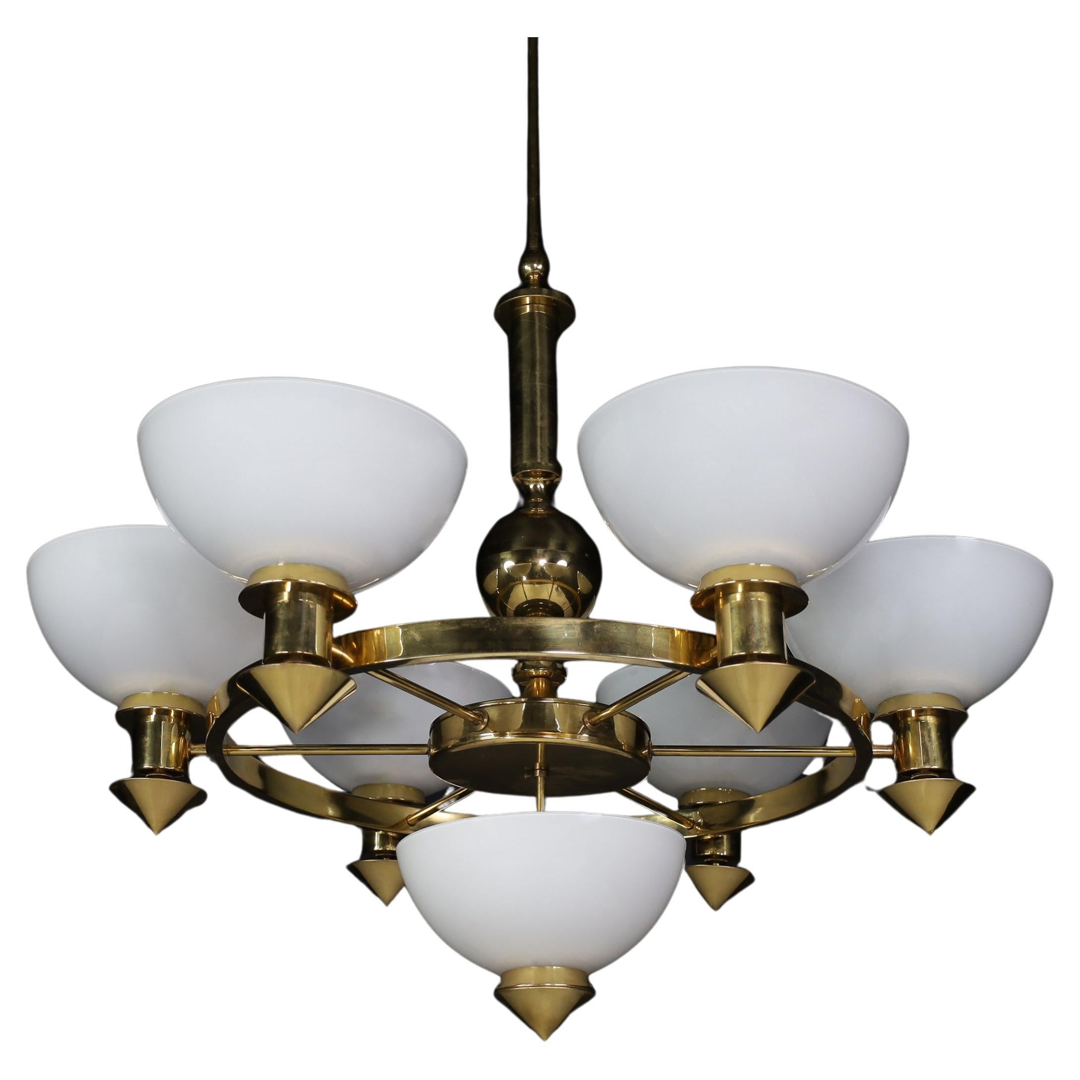 Lustre sculptural italien XL, laiton et verre opalin, 1970