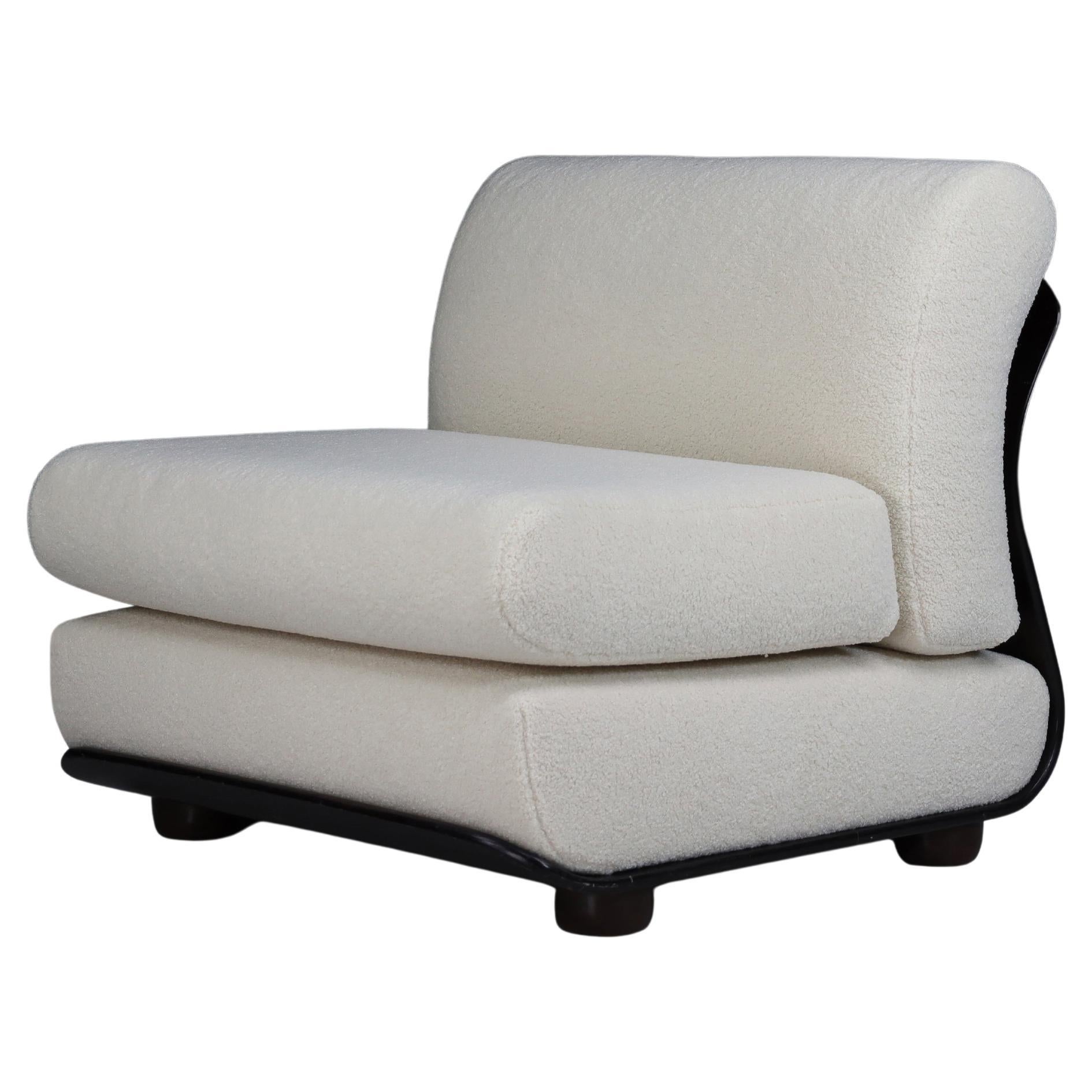 Chaise longue italienne des années 1970 avec structure en bois courbé et tapisserie en bouclé neuf