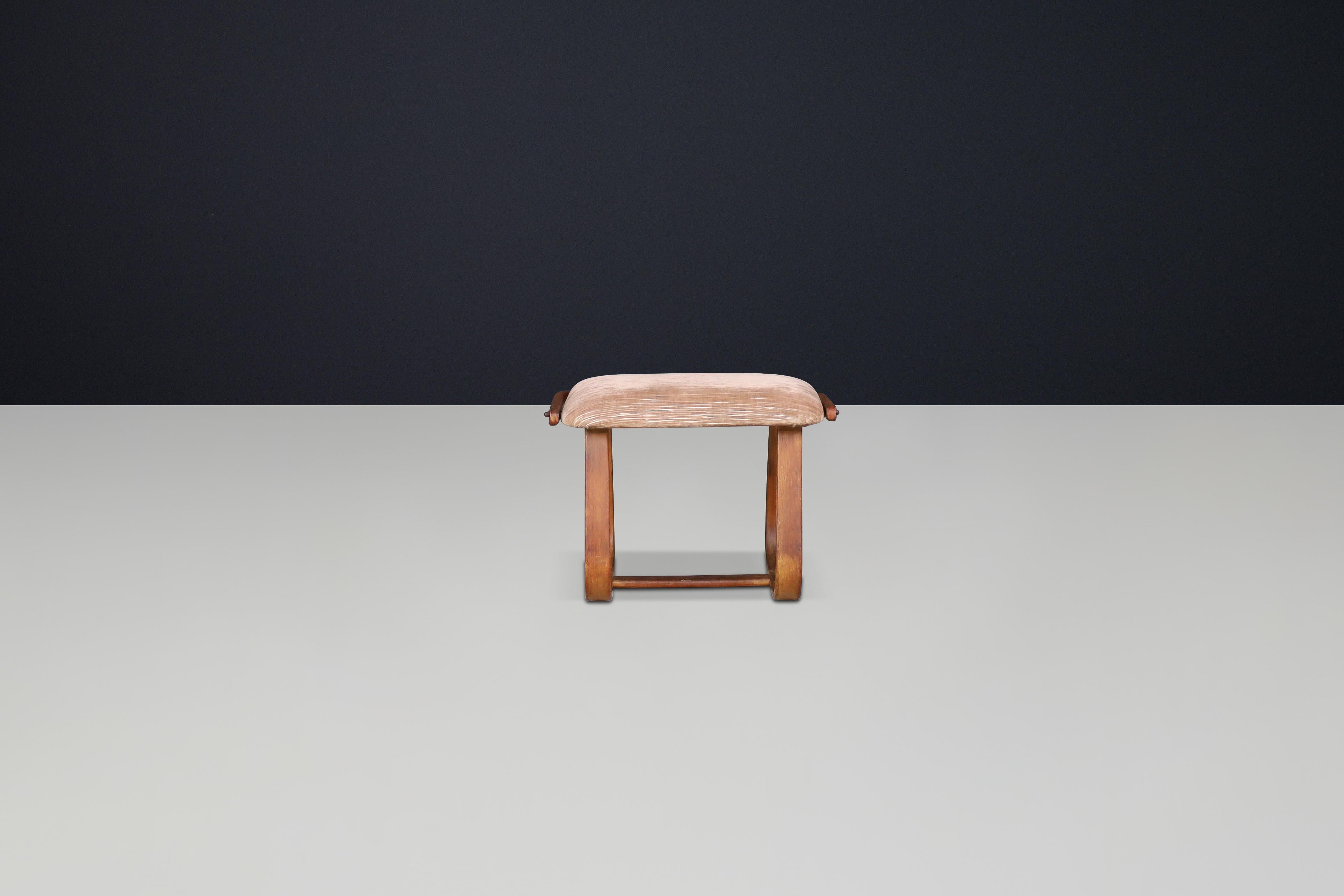 1930er Bugholzhocker von Jan Vaněk  Ikone der tschechischen Moderne mit Originalpolstermöbeln (Polster) im Angebot