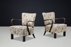 Pair of Jindřich Halabala Art Deco Patinated Bentwood Lounge Armchairs 1930s
