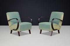 Jindřich Halabala Sculptural Bentwood Lounge Armchairs, Czechoslovakia, 1940s