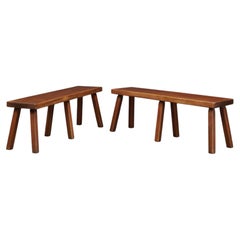 Banc français en chêne de style primitif, à la patine riche, années 1960