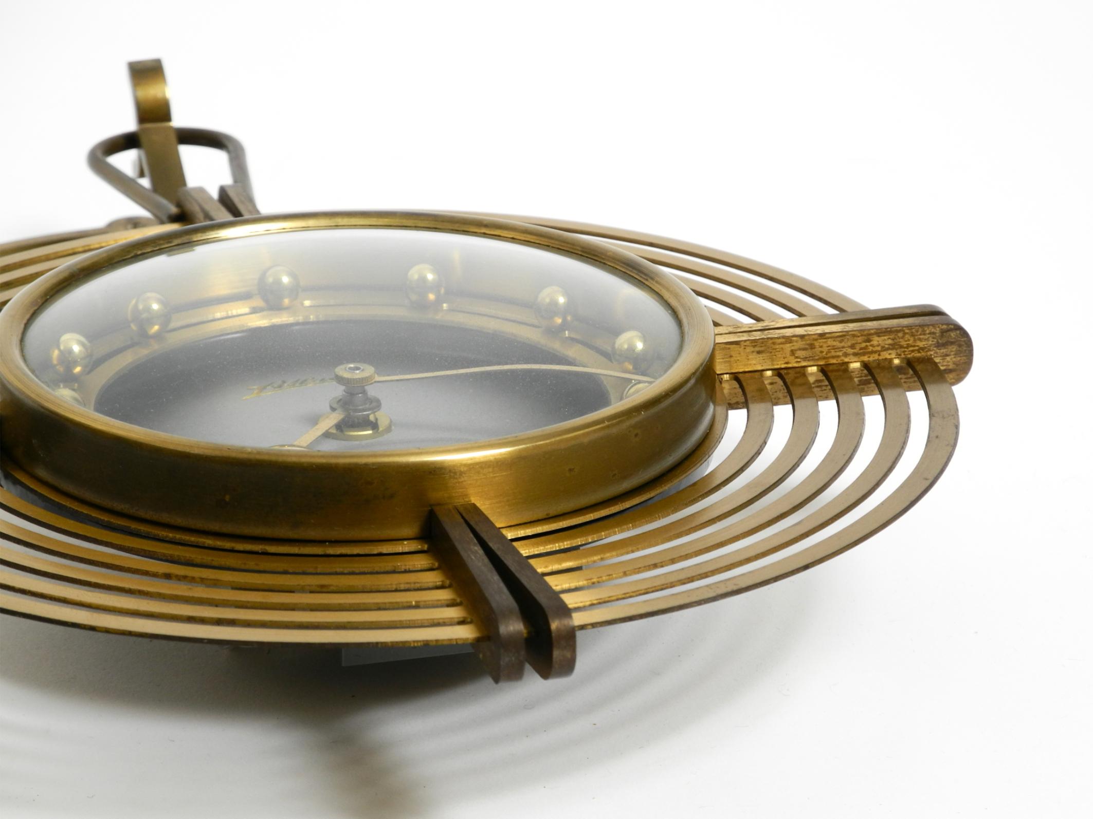 Beautiful Mid Century Atlanta wall clock battery operated and made of brass For Sale 1