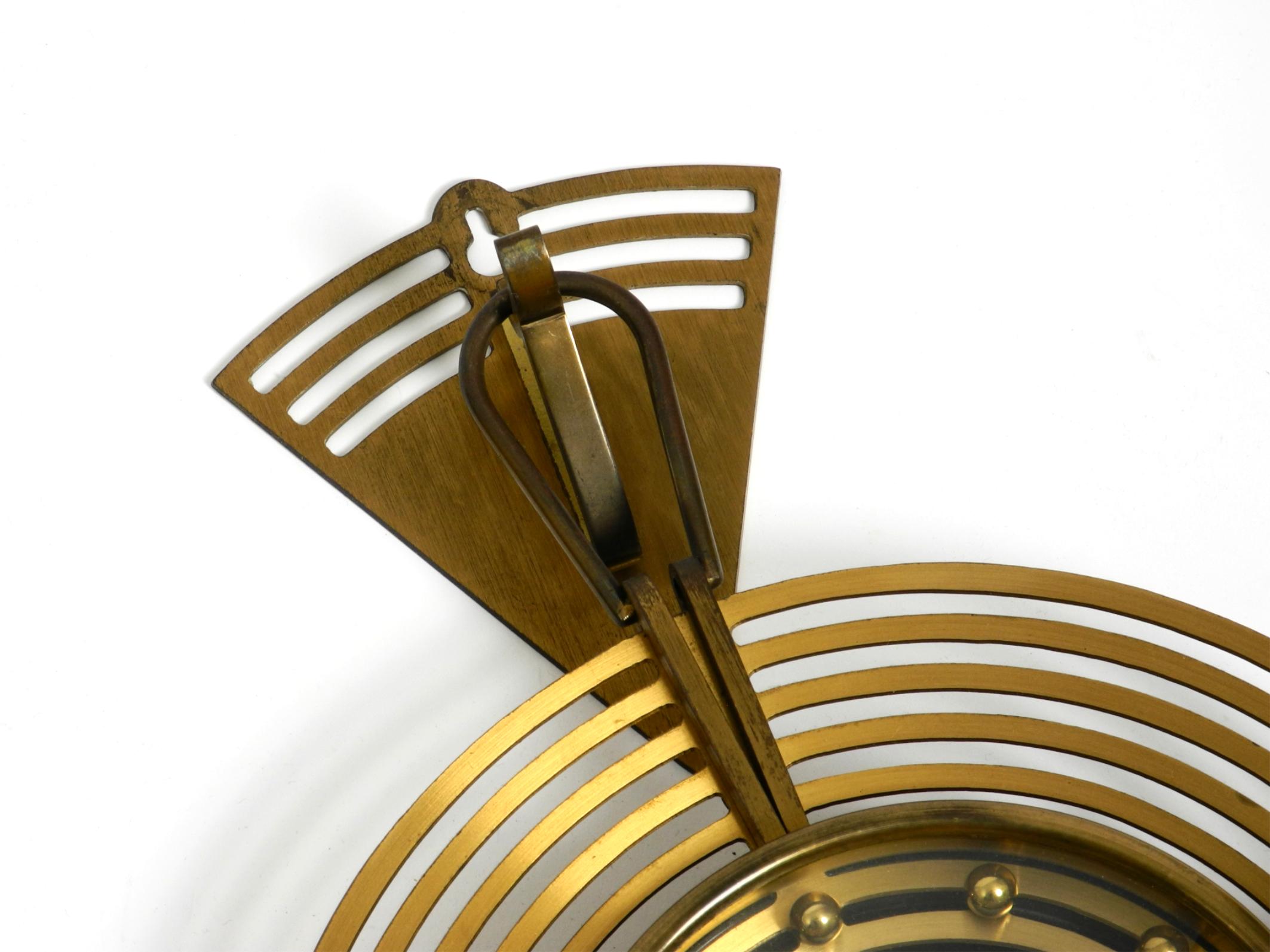 Beautiful Mid Century Atlanta wall clock battery operated and made of brass For Sale 7