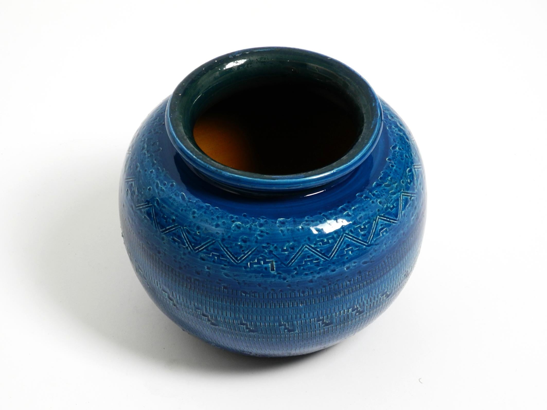 Italiano Bellissimo vaso in ceramica Rimini Blu di Aldo Londi per Bitossi del 1960 in vendita
