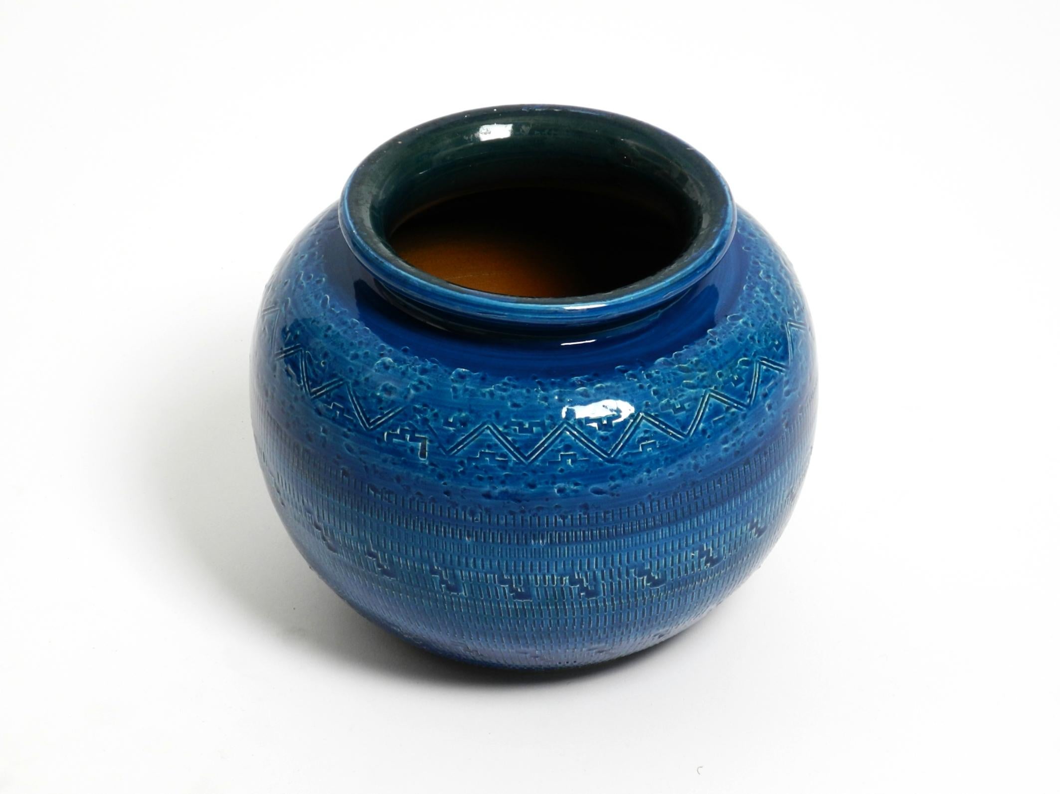 Mid-Century moderno Bellissimo vaso in ceramica Rimini Blu di Aldo Londi per Bitossi del 1960 in vendita
