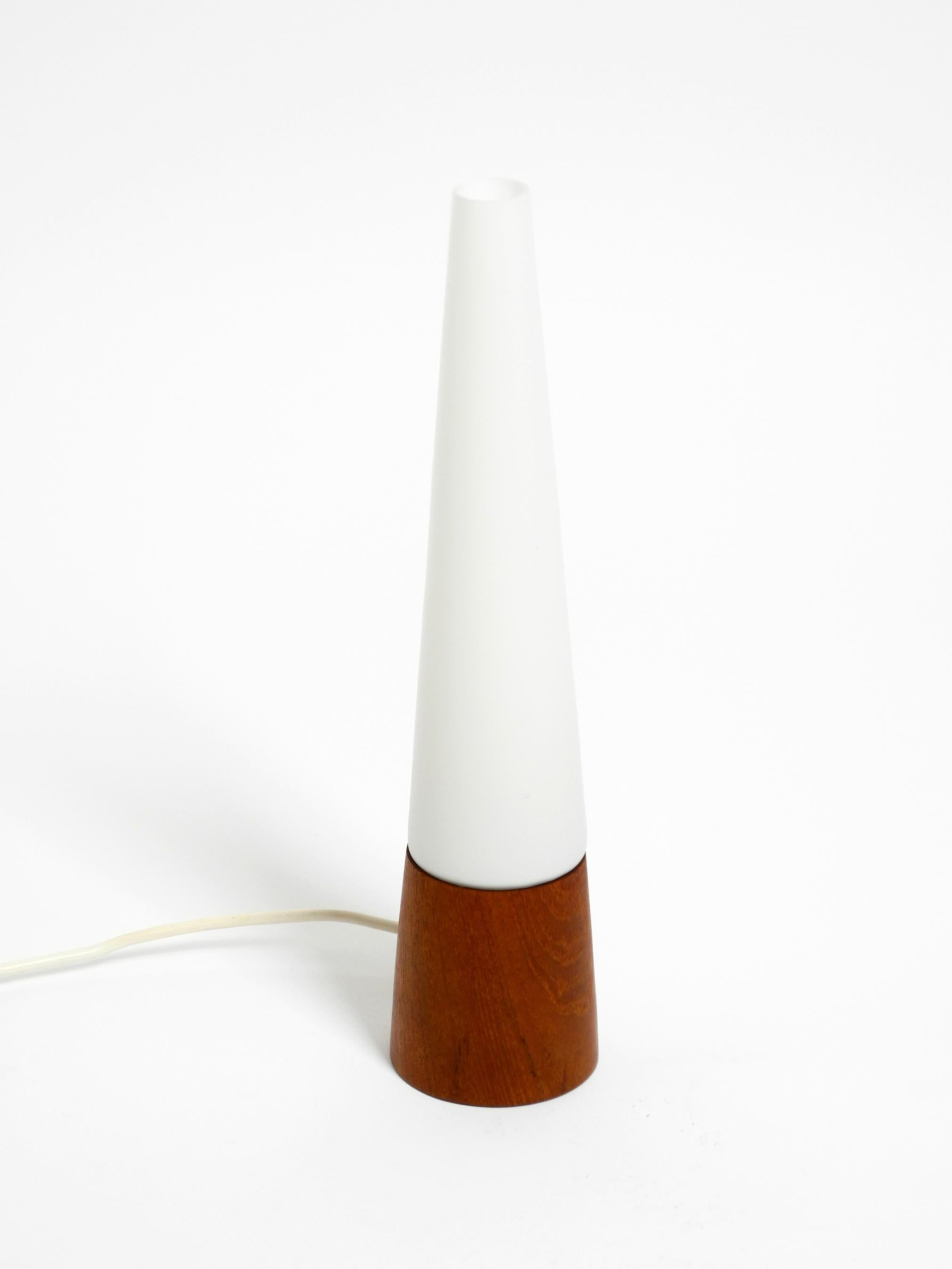Lampe de table en teck des années 1960 avec abat-jour en verre par Hans-Agne Jakobsson en vente 5