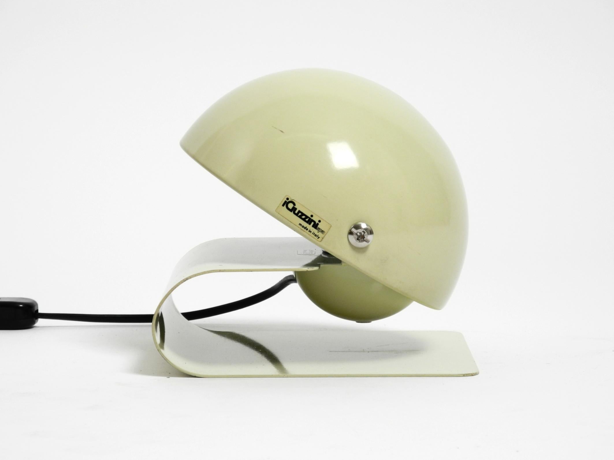 Late 20th Century Great Italian Space Age table lamp by Giuseppe Cormio for iGuzzini model Bugia For Sale