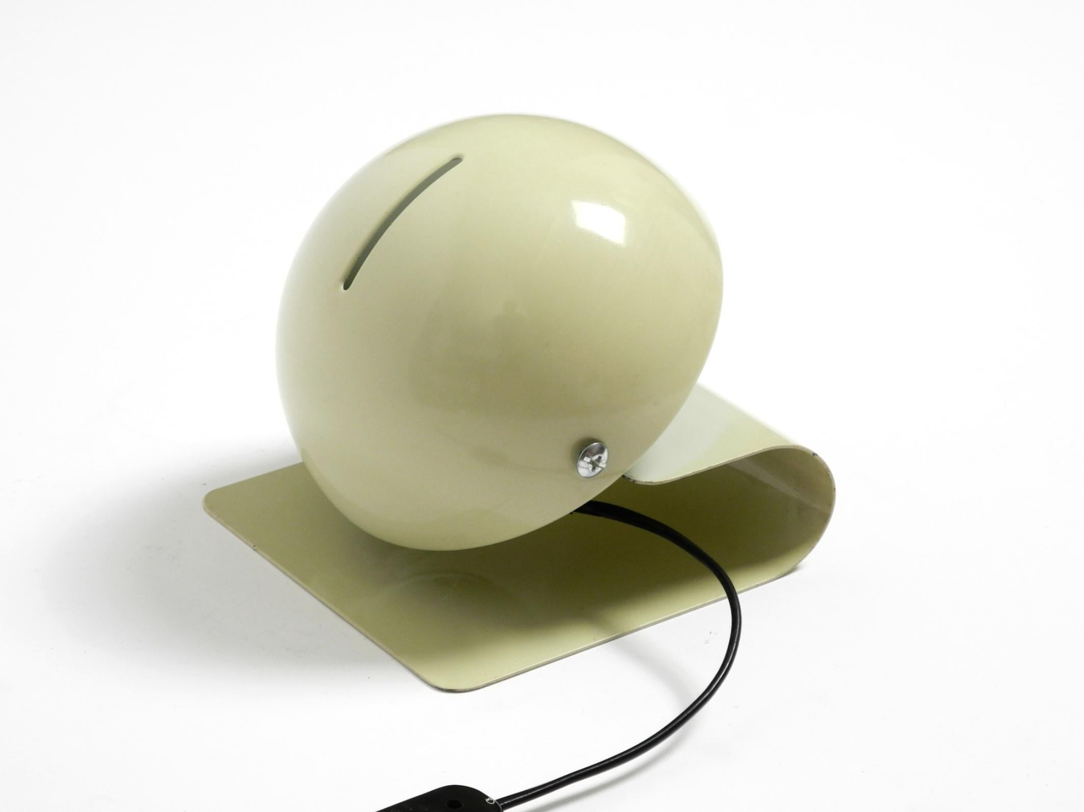 Great Italian Space Age table lamp by Giuseppe Cormio for iGuzzini model Bugia For Sale 1