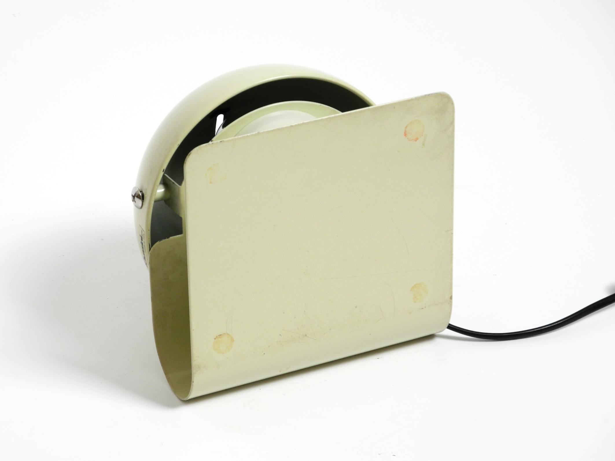 Great Italian Space Age table lamp by Giuseppe Cormio for iGuzzini model Bugia For Sale 5
