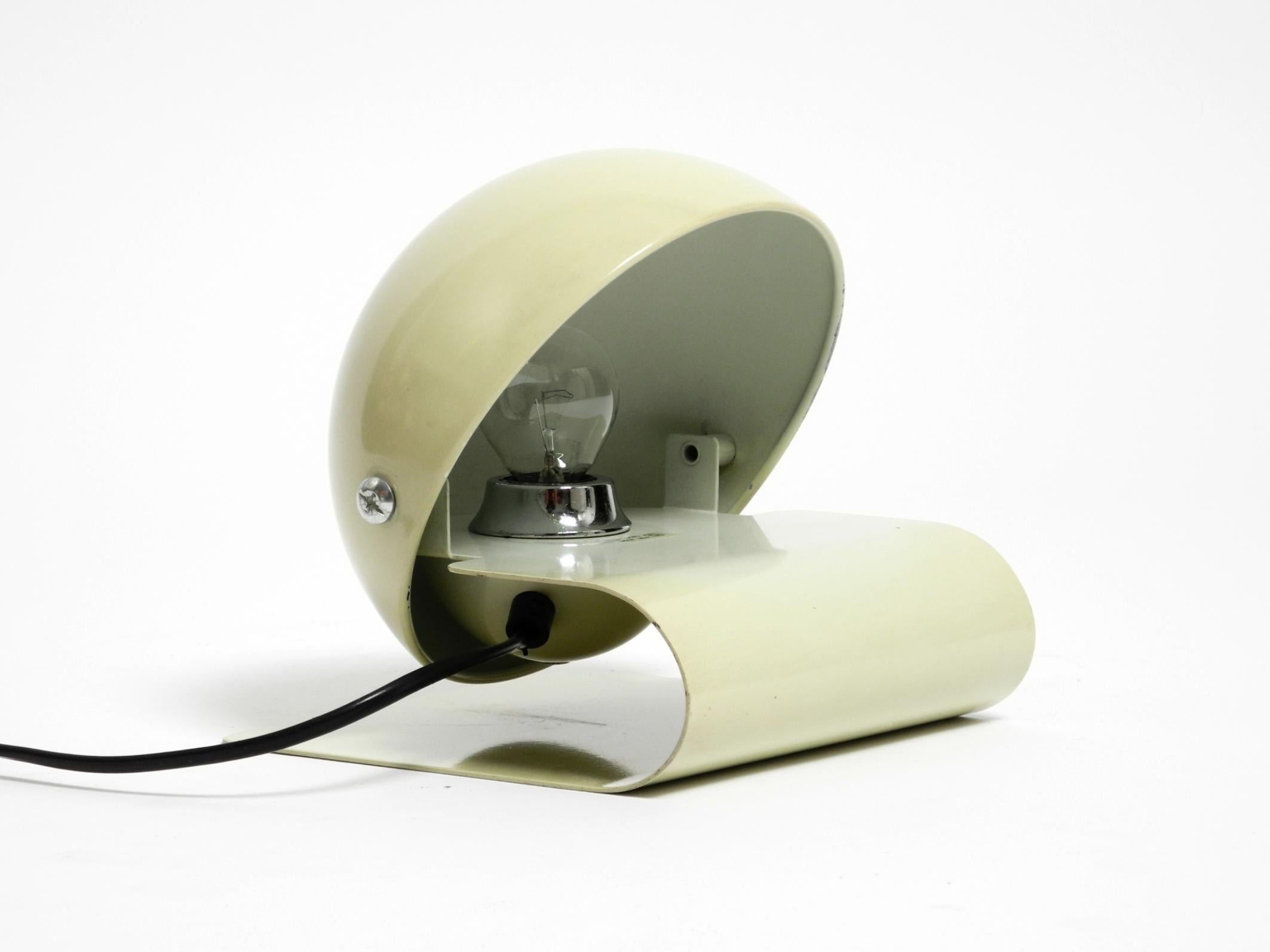 Great Italian Space Age table lamp by Giuseppe Cormio for iGuzzini model Bugia For Sale 7