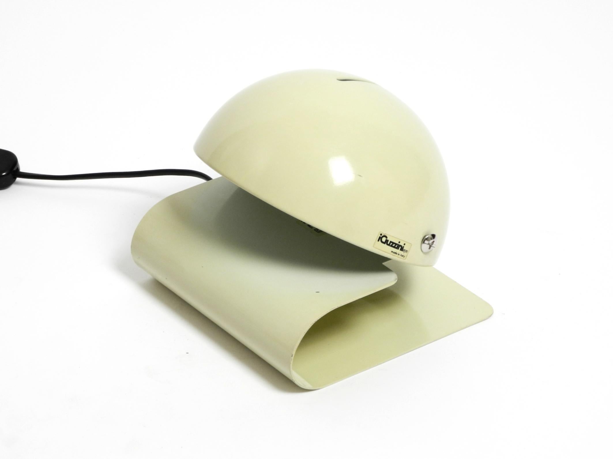Great Italian Space Age table lamp by Giuseppe Cormio for iGuzzini model Bugia For Sale 9