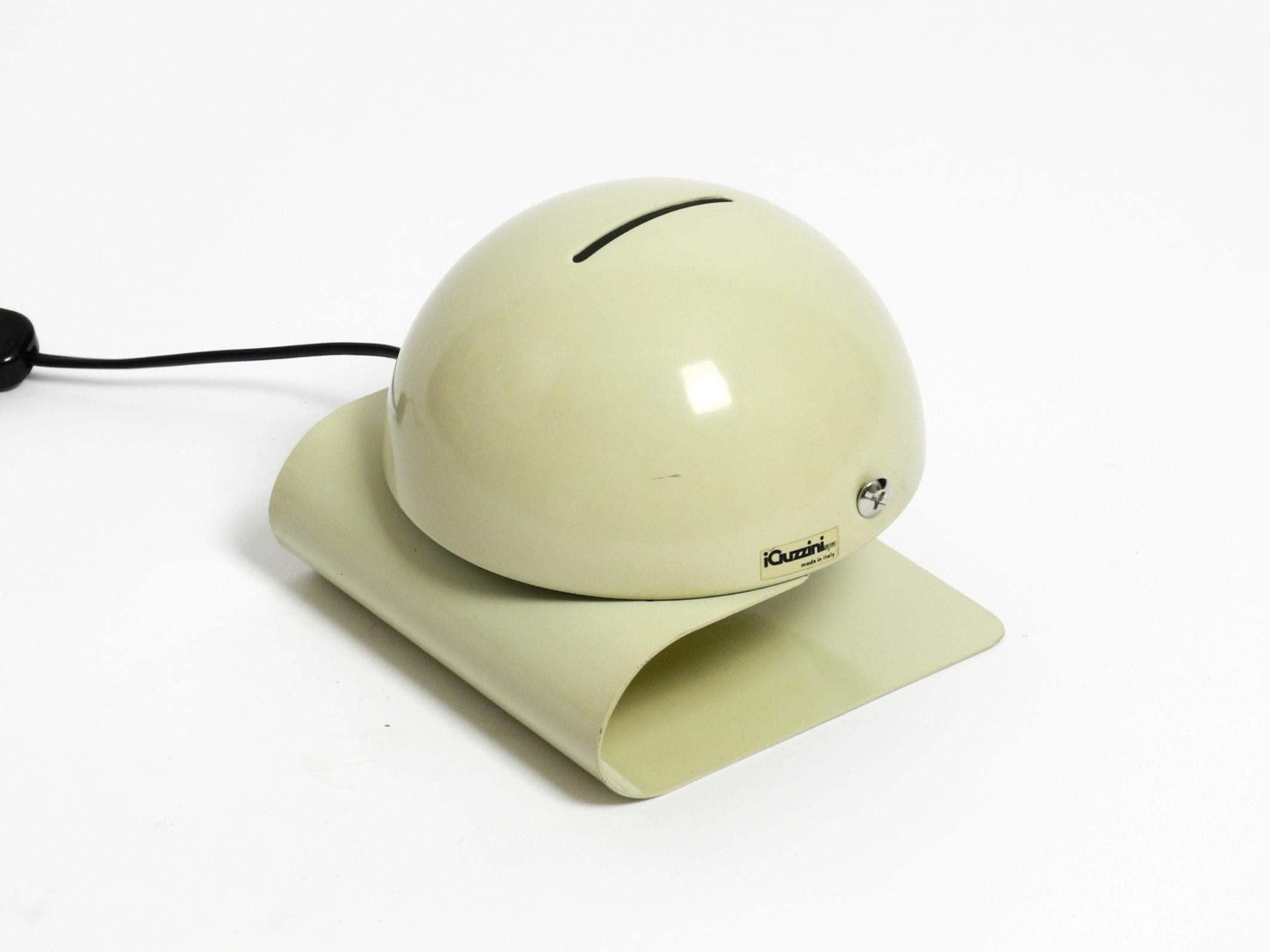 Great Italian Space Age table lamp by Giuseppe Cormio for iGuzzini model Bugia For Sale 10