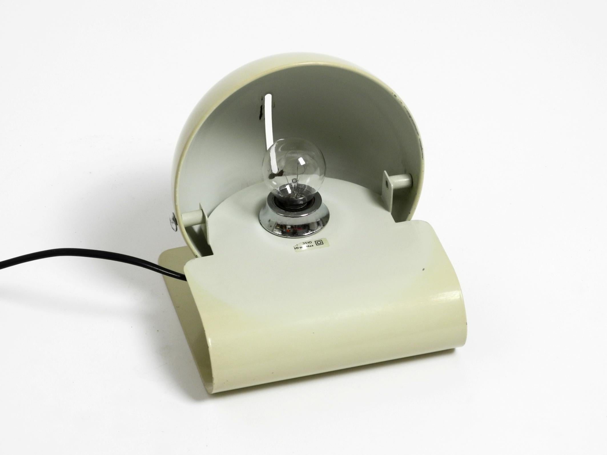 Great Italian Space Age table lamp by Giuseppe Cormio for iGuzzini model Bugia For Sale 11