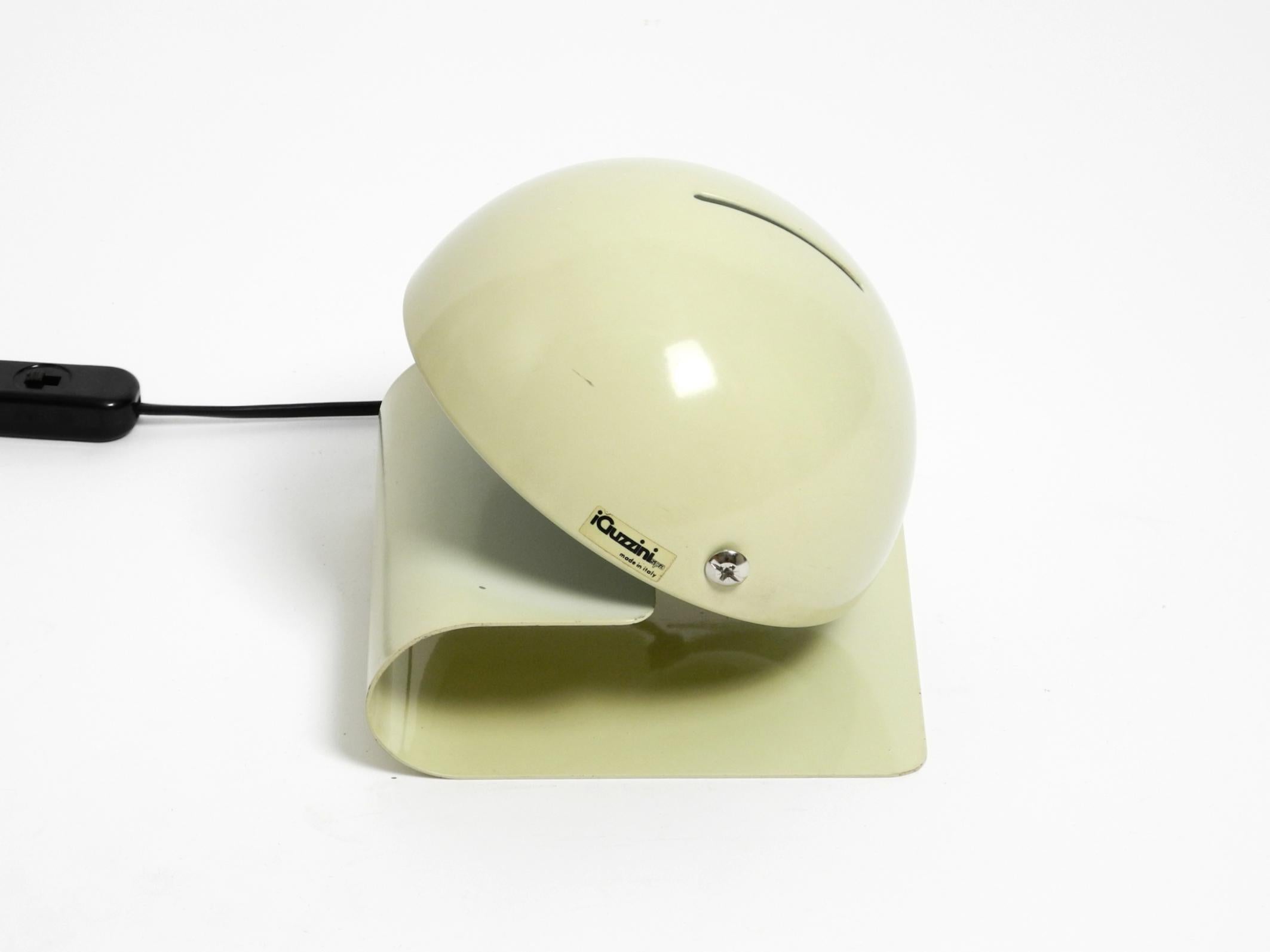 Great Italian Space Age table lamp by Giuseppe Cormio for iGuzzini model Bugia For Sale 12