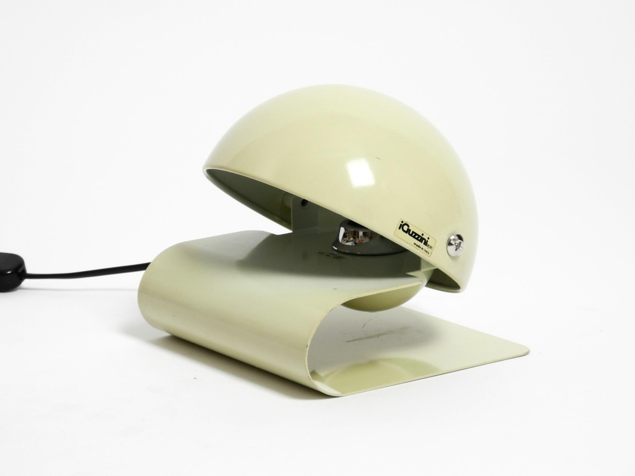 Great Italian Space Age table lamp by Giuseppe Cormio for iGuzzini model Bugia For Sale 13