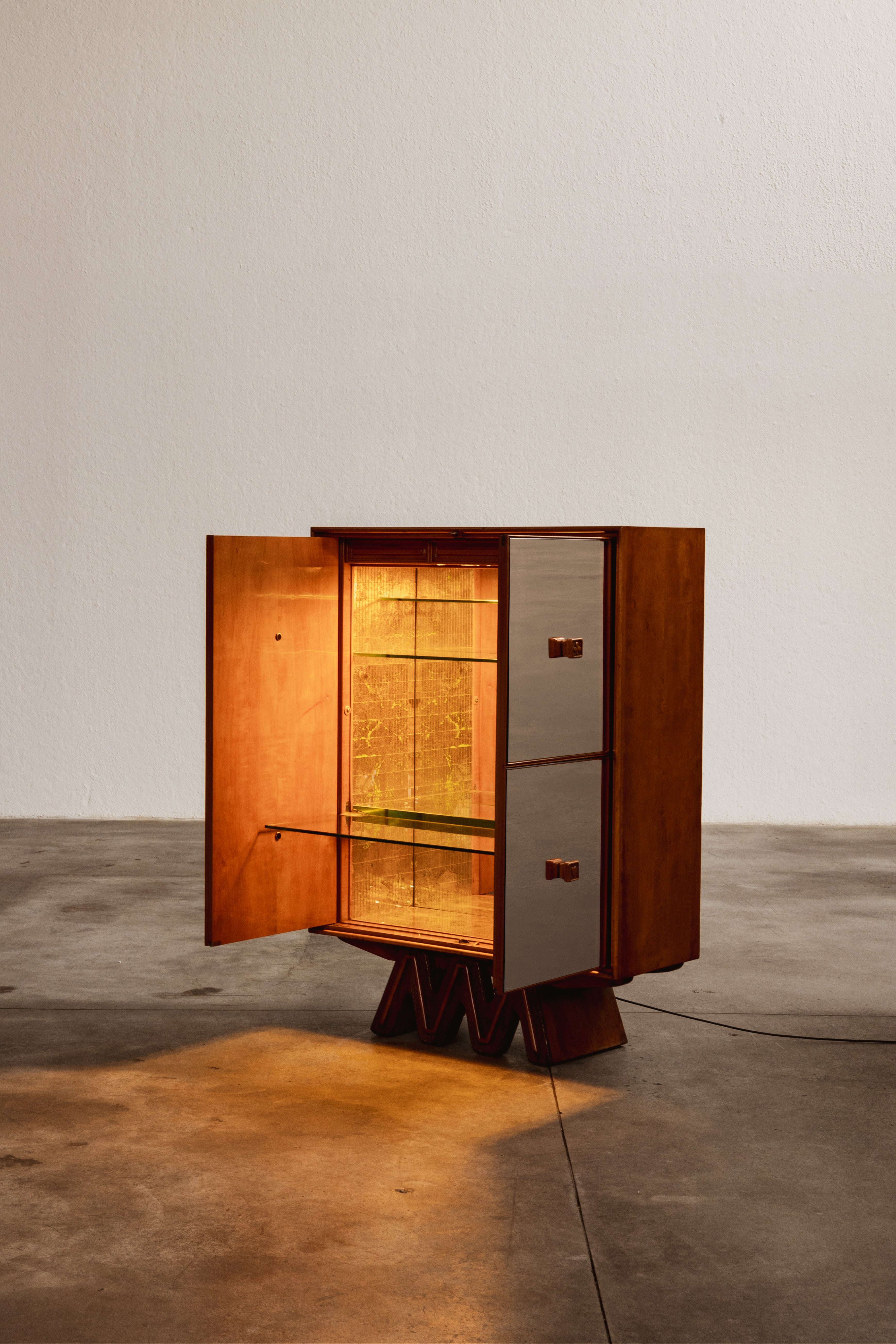 Art Deco Osvaldo Borsani Bar Cabinet, Variant of Model “5142”, Arredamenti Borsani, 1939 For Sale