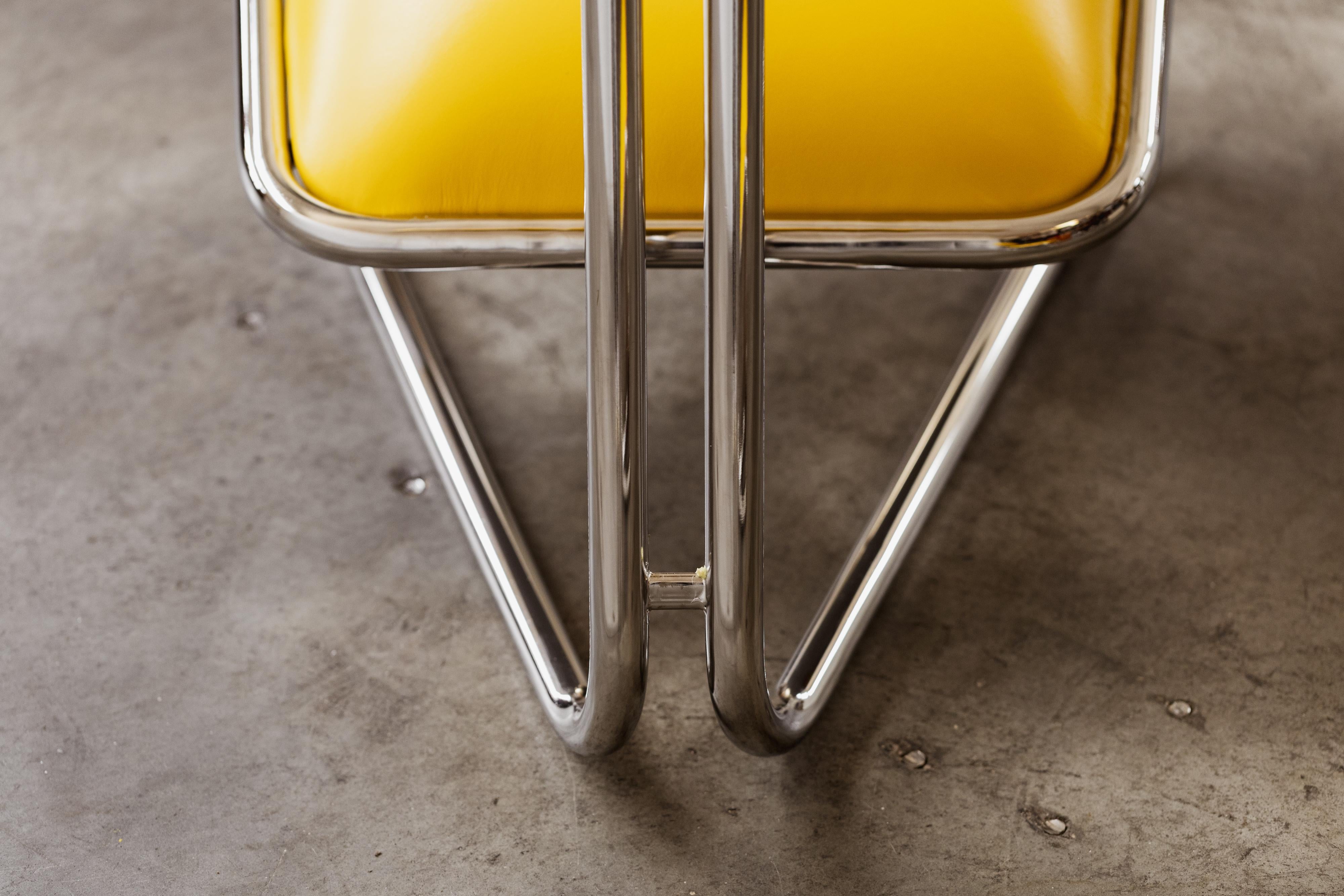 Fin du 20e siècle Chaise longue moderniste en acier tubulaire chromé, cuir jaune, 1970 en vente