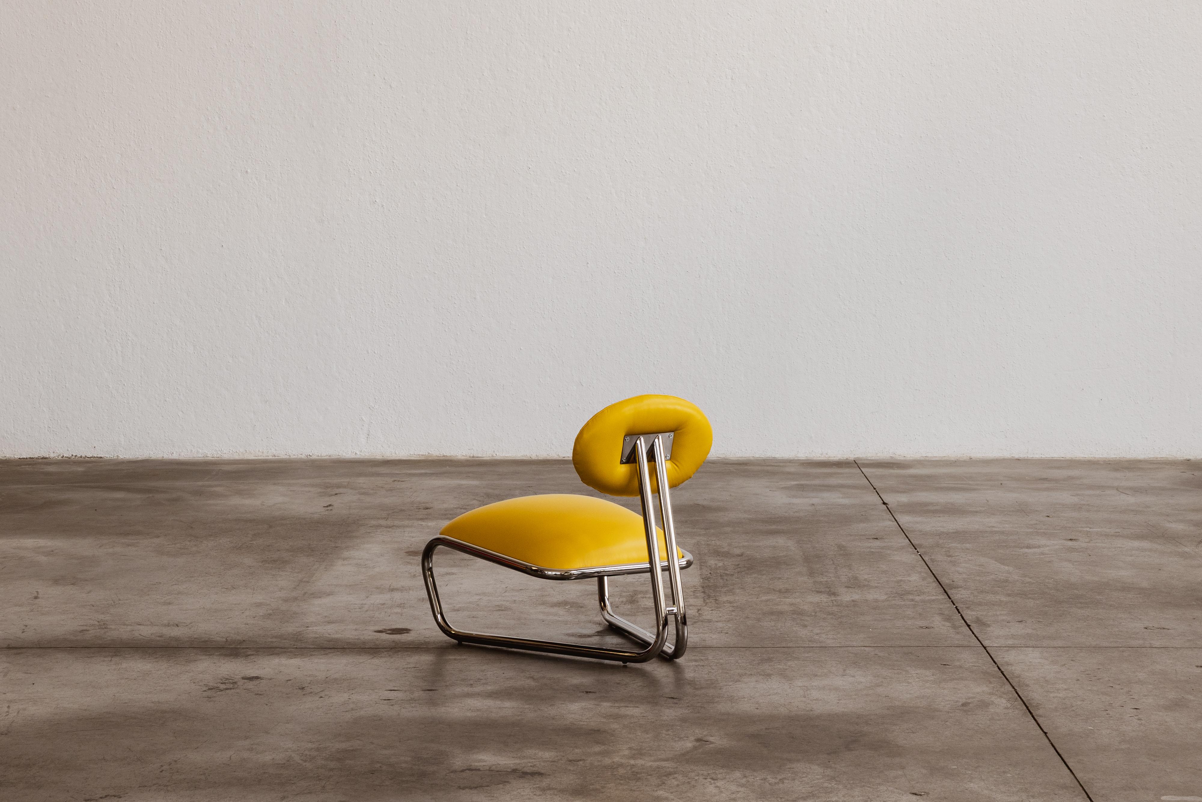 Chaise longue moderniste en acier tubulaire chromé, cuir jaune, 1970 en vente 5