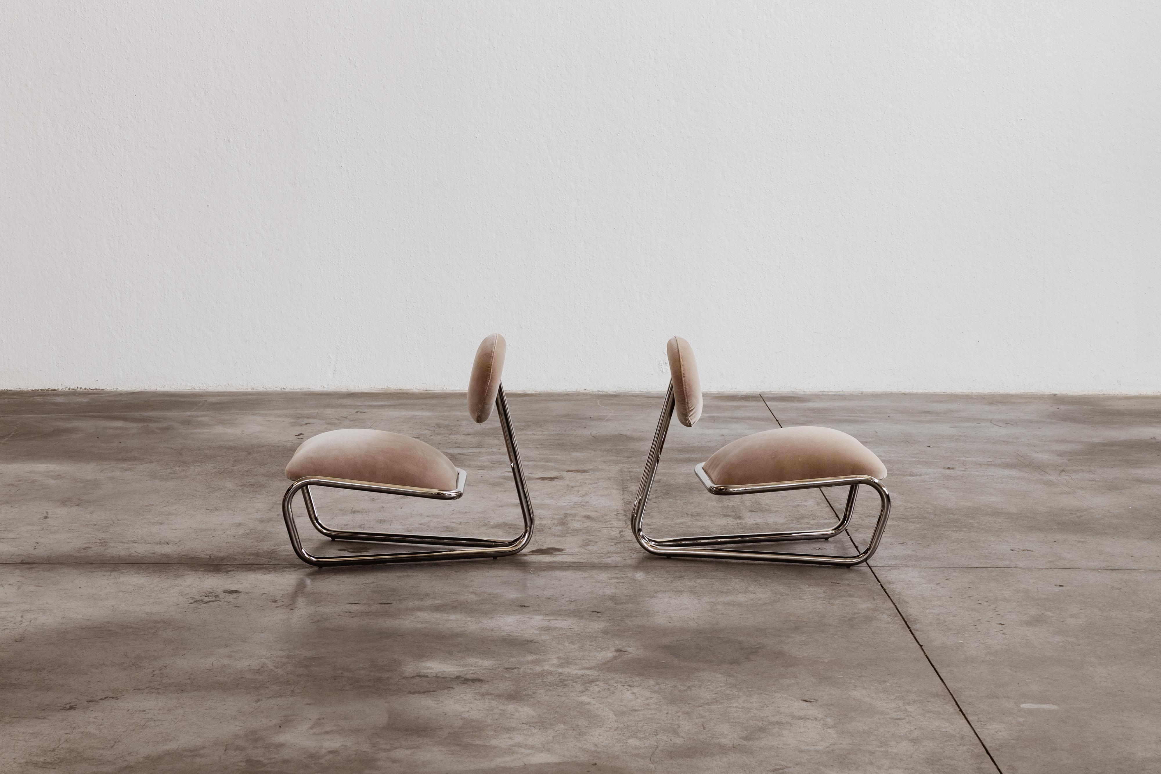 Modernistische Loungesessel aus verchromtem Stahlrohr, Camel Velvet, 1970, 2er-Set im Angebot 1
