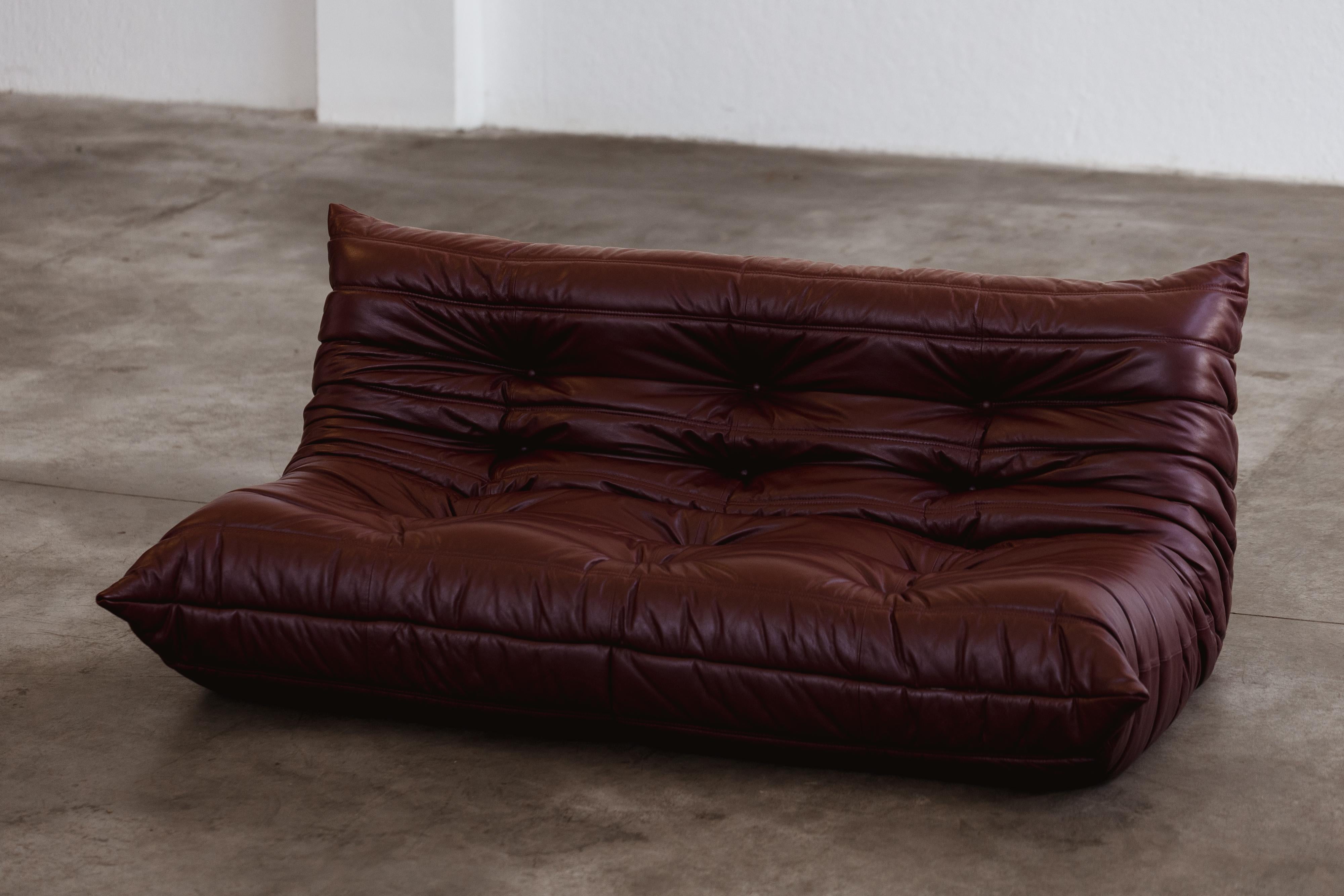 Mid-Century Modern Michel Ducaroy “Togo” Living Room Set for Ligne Roset, Leather, 1973, Set of 2 For Sale