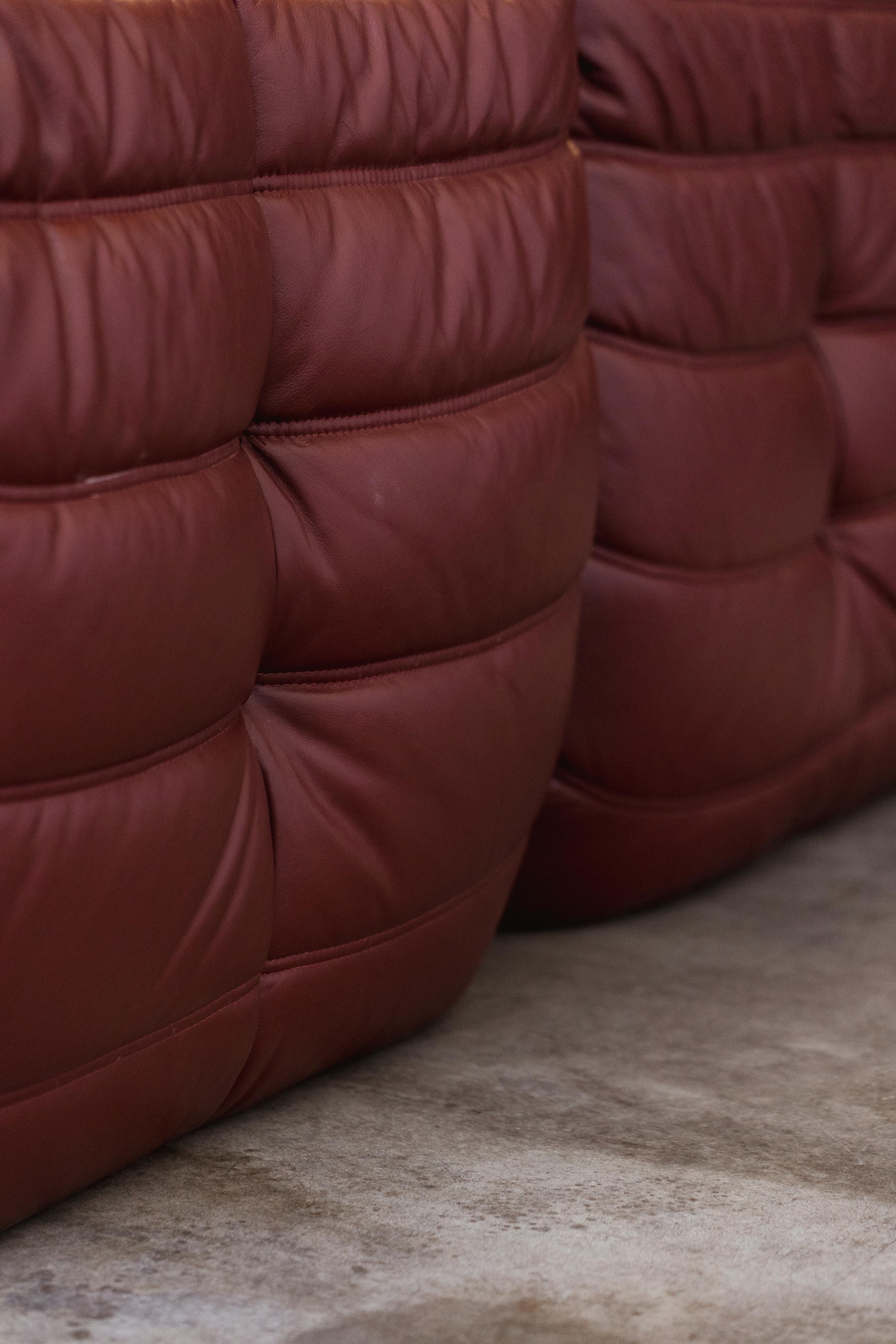 Michel Ducaroy “Togo” Living Room Set for Ligne Roset, Leather, 1973, Set of 2 For Sale 3