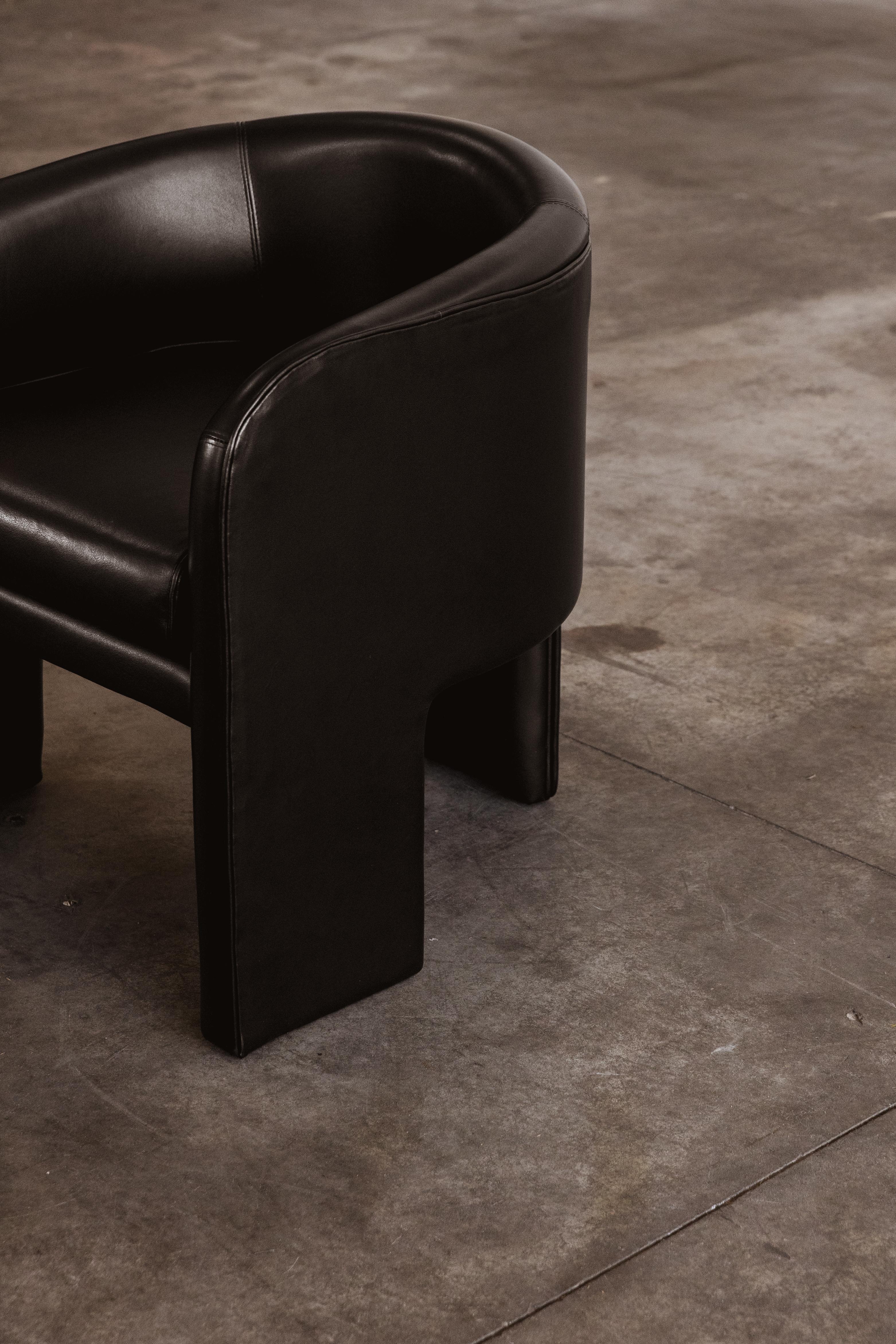 Vladimir Kagan Tripod Armchairs for Weiman, Black Leather, 1980, Set of 2 For Sale 8