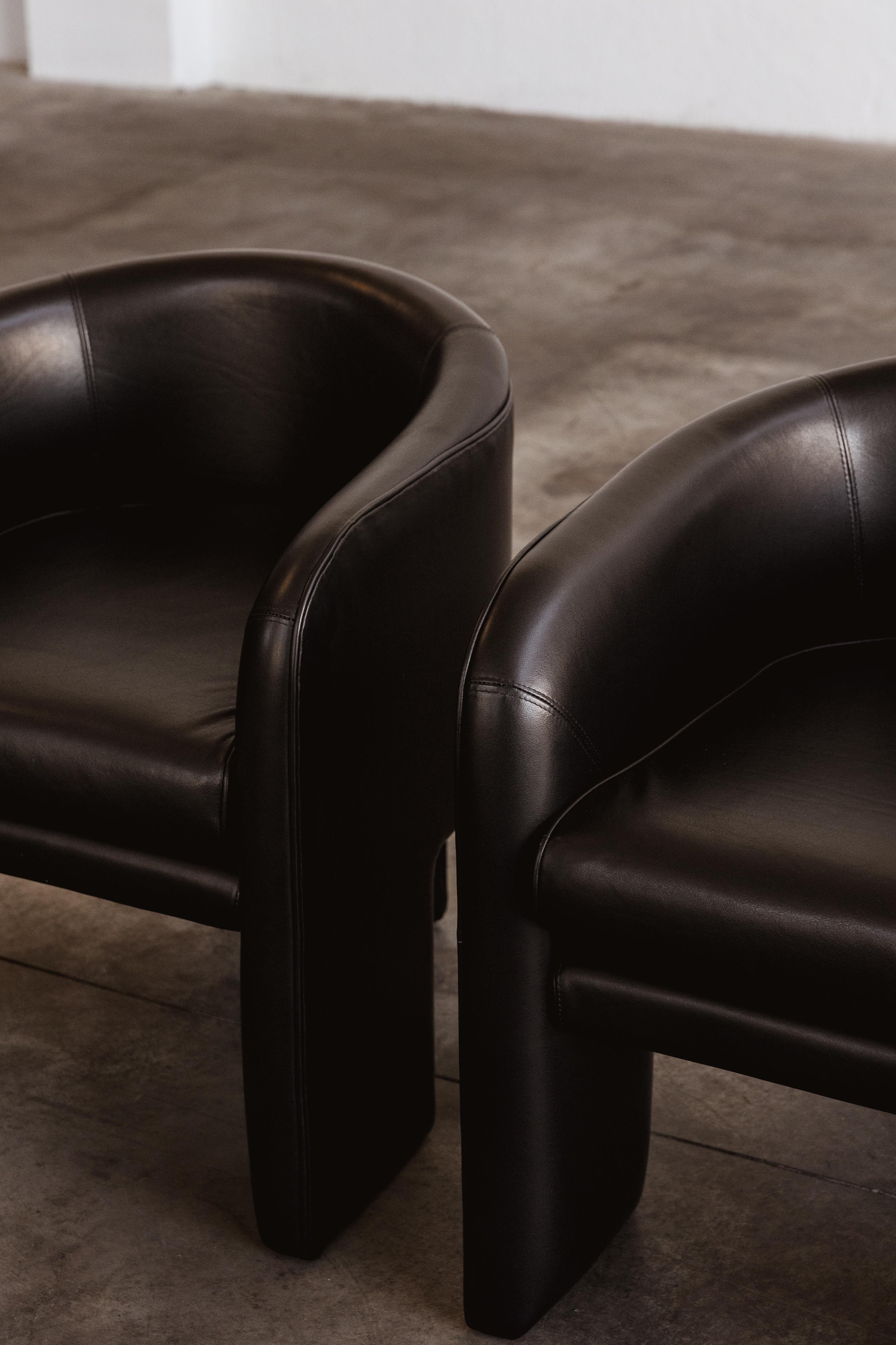 Vladimir Kagan Tripod Armchairs for Weiman, Black Leather, 1980, Set of 2 For Sale 6