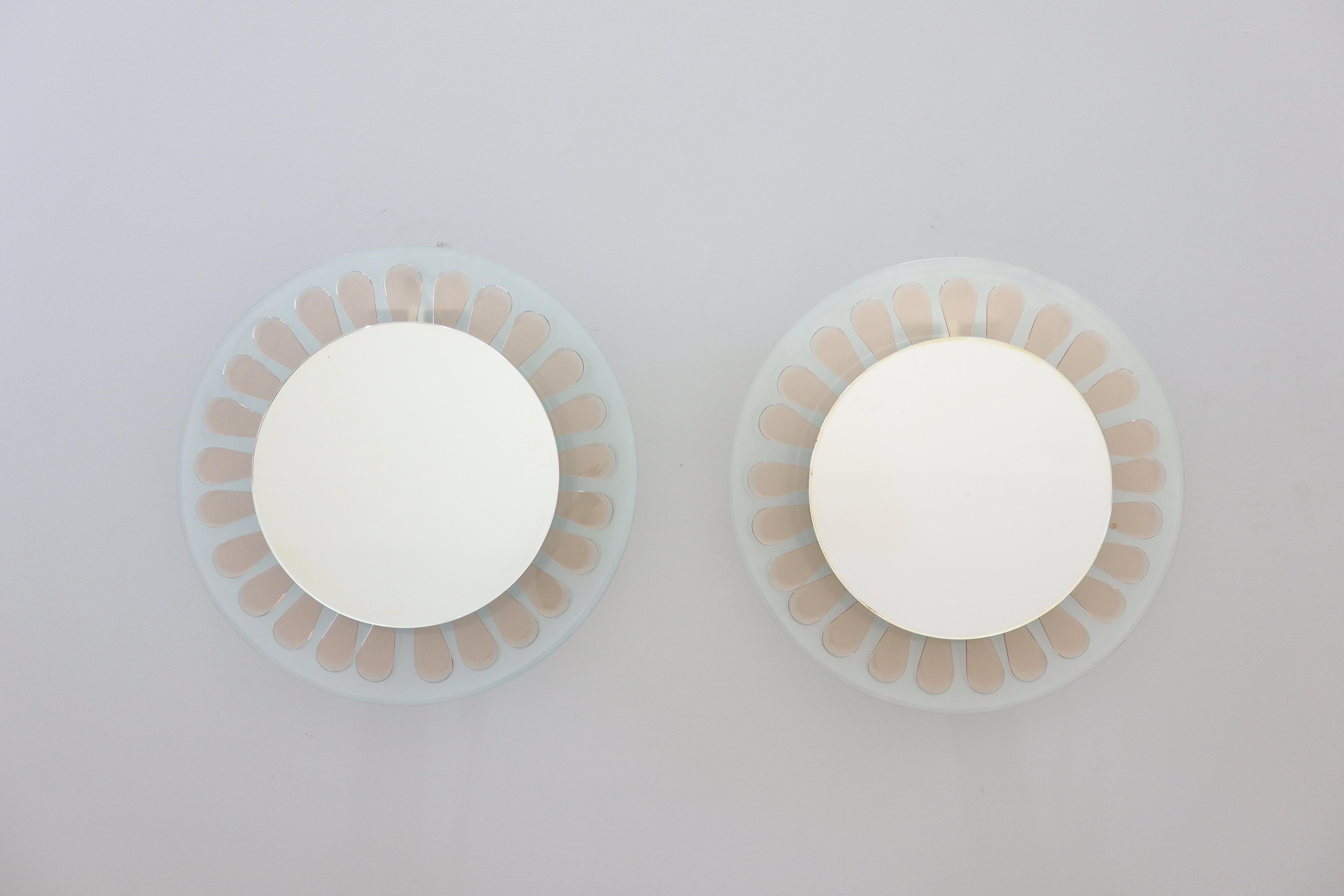 Coppia di Specchi a forma di fiore di Max Ingrand per Fontana Arte Italia 1964 In condizioni ottime in vendita a Rovereta, Repubblica di San Marino