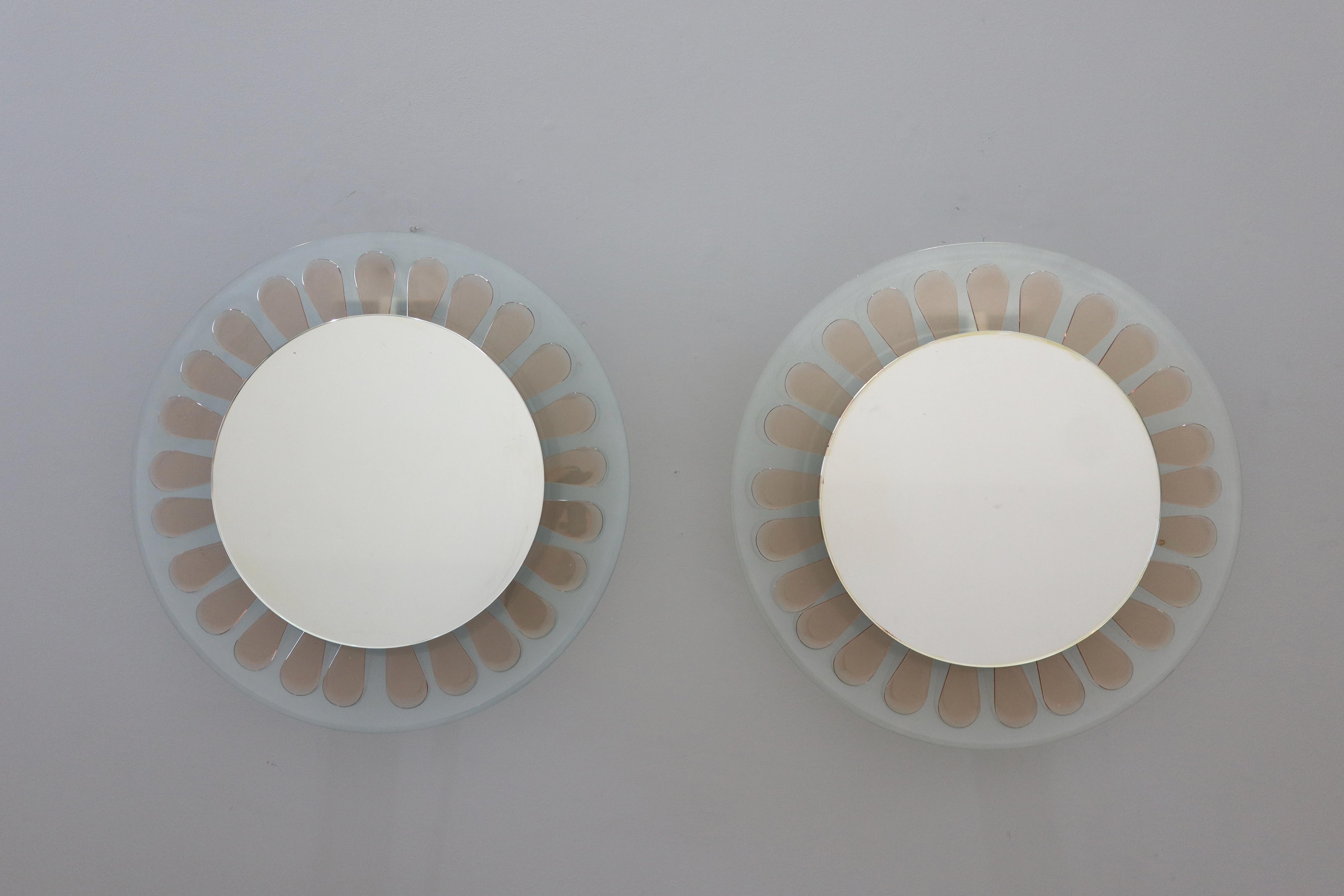 Mid-20th Century Coppia di Specchi a forma di fiore di Max Ingrand per Fontana Arte Italia 1964 in vendita
