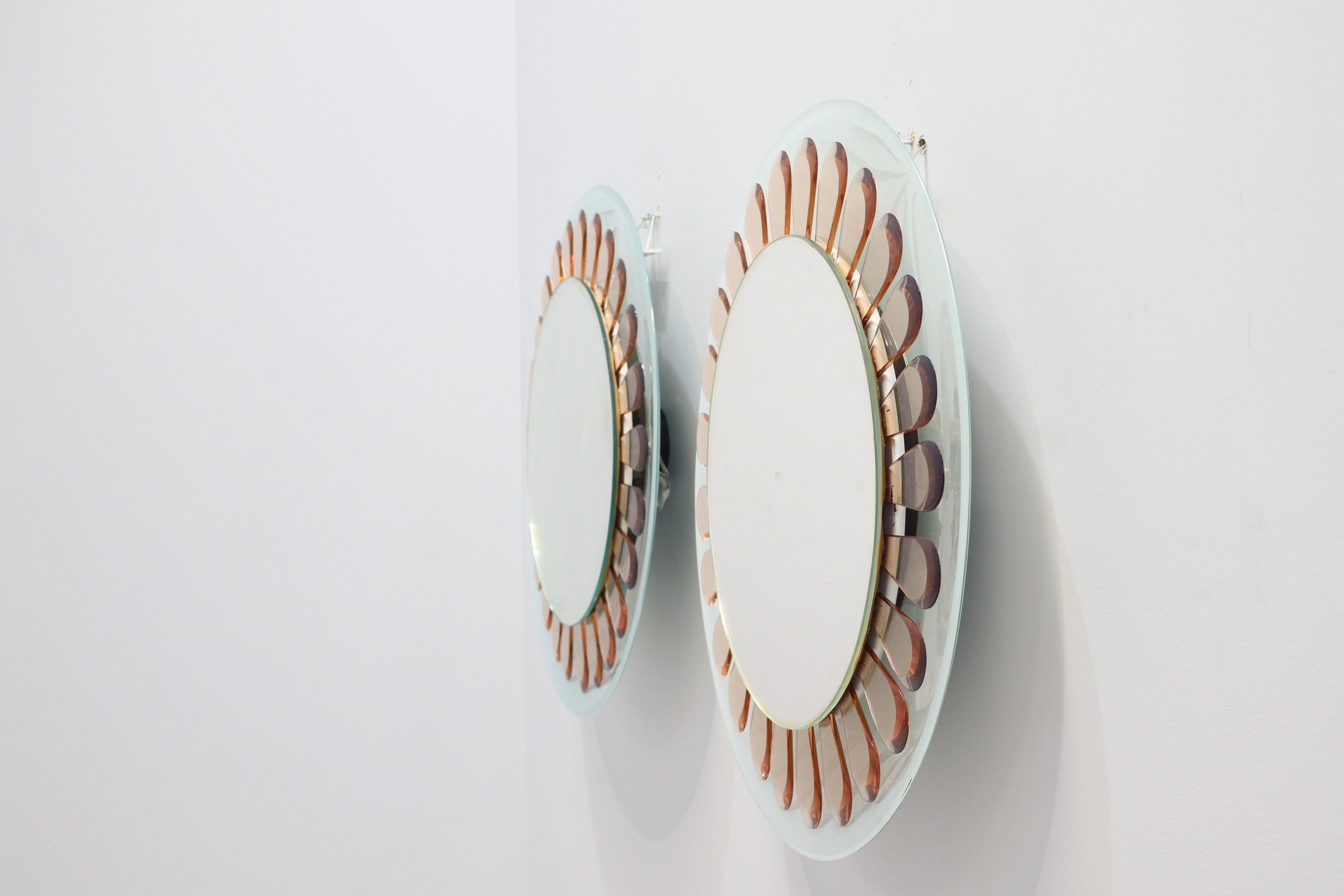 Coppia di Specchi a forma di fiore di Max Ingrand per Fontana Arte Italia 1964 in vendita 1