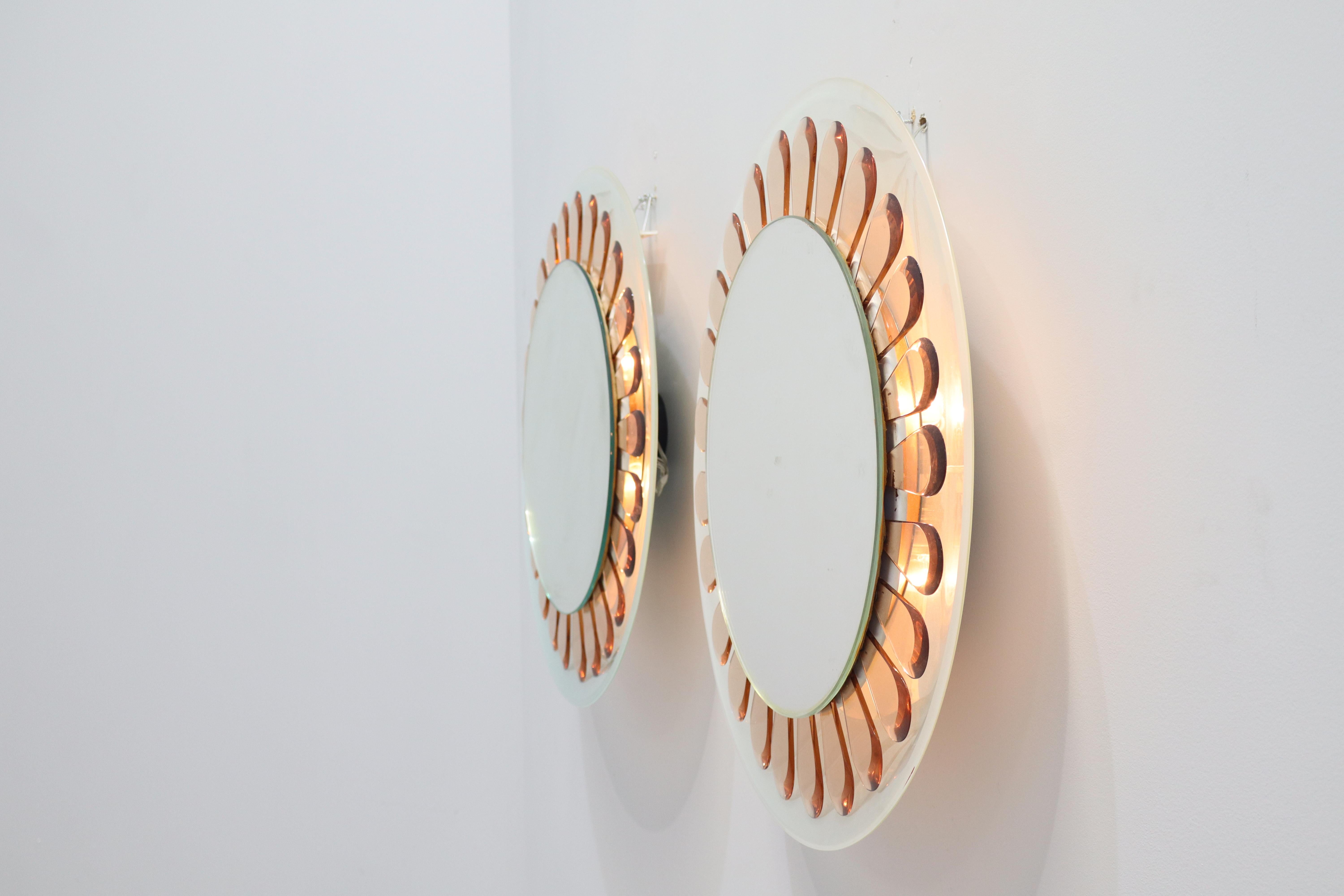Coppia di Specchi a forma di fiore di Max Ingrand per Fontana Arte Italia 1964 in vendita 2