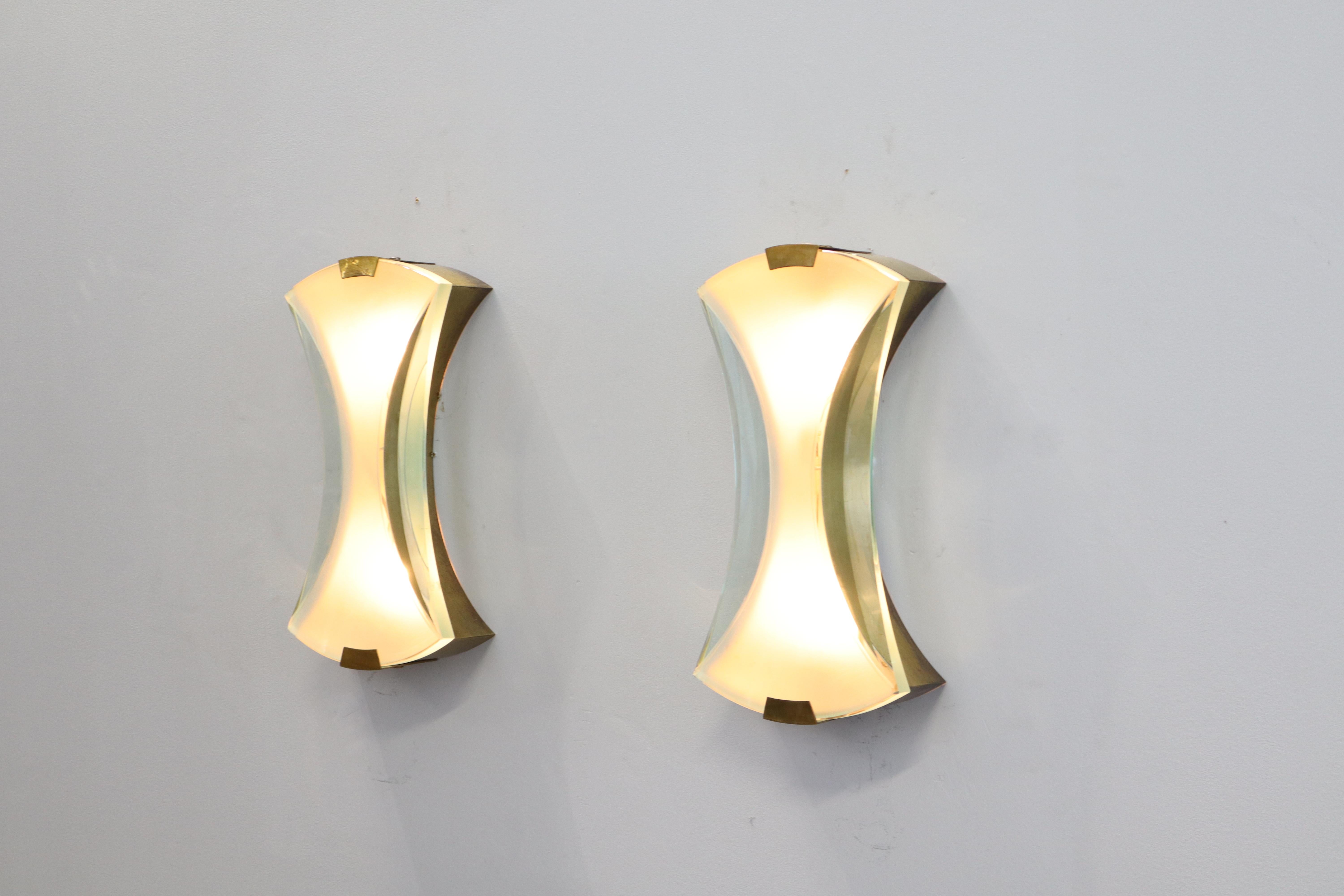 Max Ingrand Per Fontana Arte Rara Coppia Di Applique Modello 2225 Latón en venta